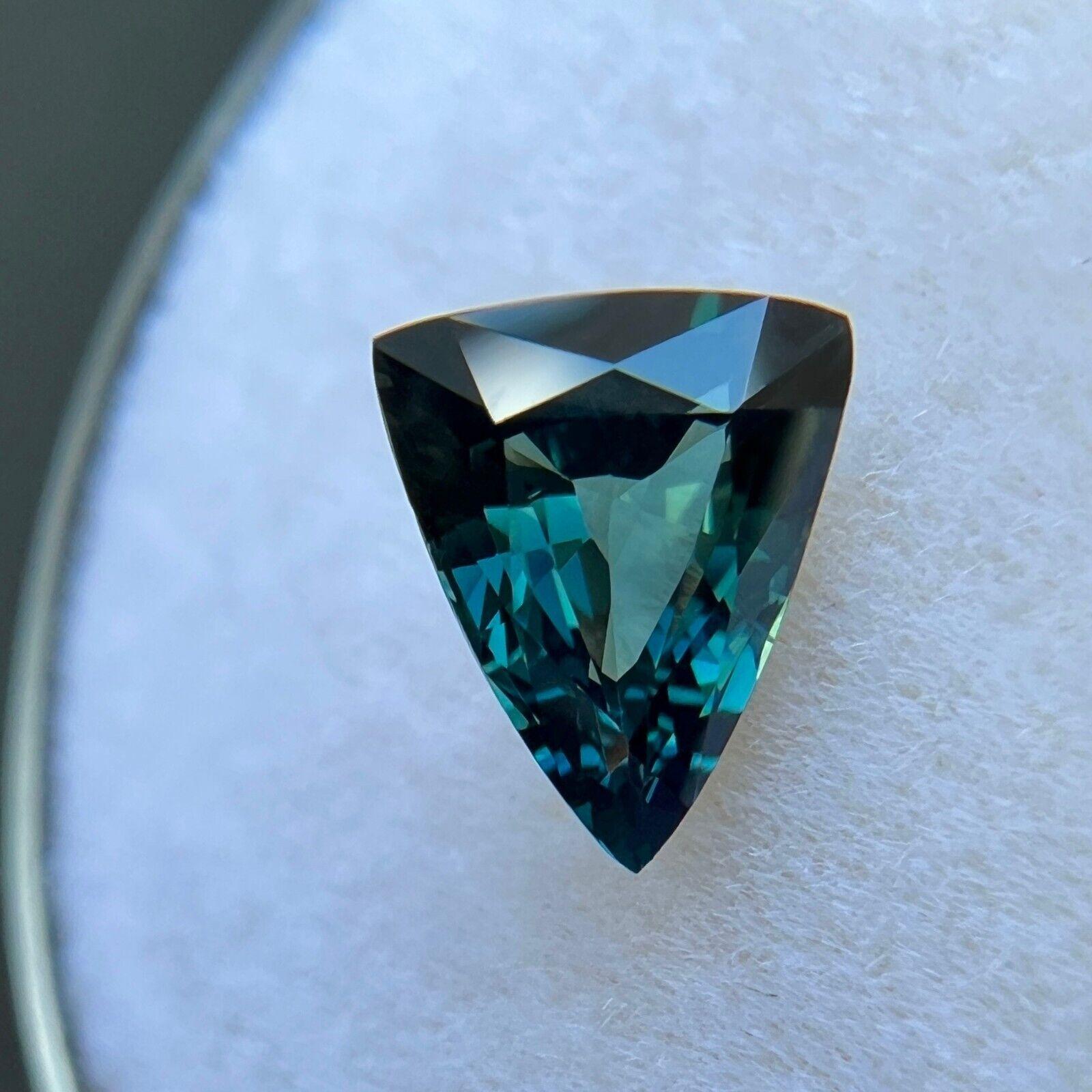 Femenino o masculino Certificado GRA 1,39ct Zafiro Verde Fino Triángulo Corte Fantasía Gema Rara 7,8x6,3mm en venta