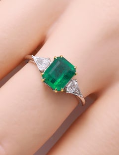 GRA Certified 1.76 Carat Natural Vivid Green Sapphire Cushion Diamond Ring