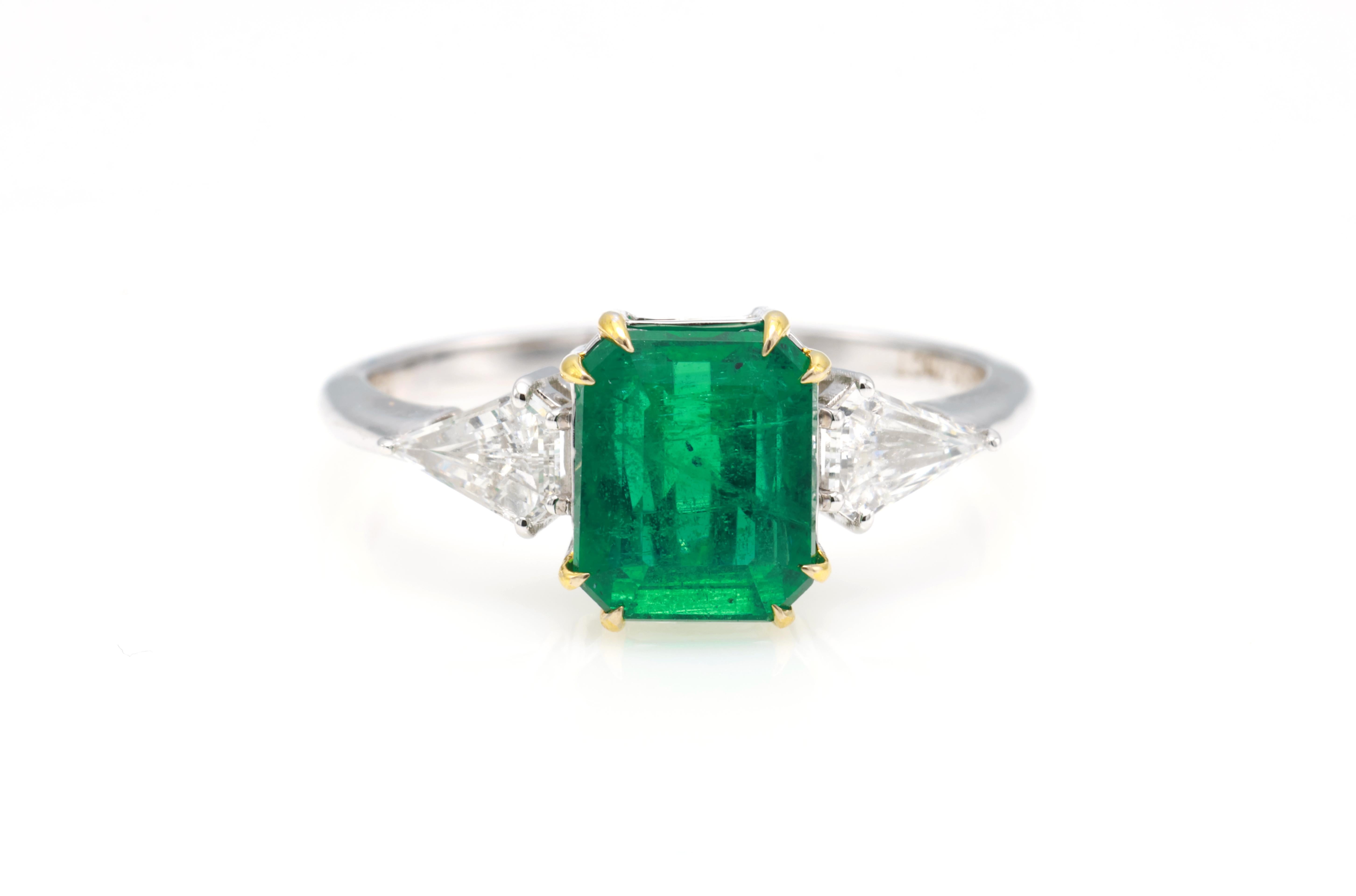 GRA Certified 1.76 Carat Natural Vivid Green Sapphire Cushion Diamond Ring (bague à diamant en forme de coussin) en vente 1