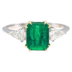 Anello con zaffiro naturale Greene
Greene Diamonds, certificato GRA, da 1,76 carati.