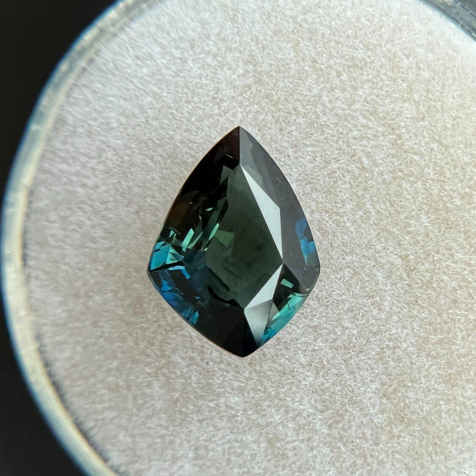 GRA Certified 2.37ct Grün Blau Teal Sapphire Fancy Kite Cut Rare Gem 10.5x7.8mm

GRA Certified Teal Green Blue Sapphire Edelstein.
2,37 Karat Saphir mit einer schönen grünblauen Farbe. Vollständig von der GRA zertifiziert, die bestätigt, dass der