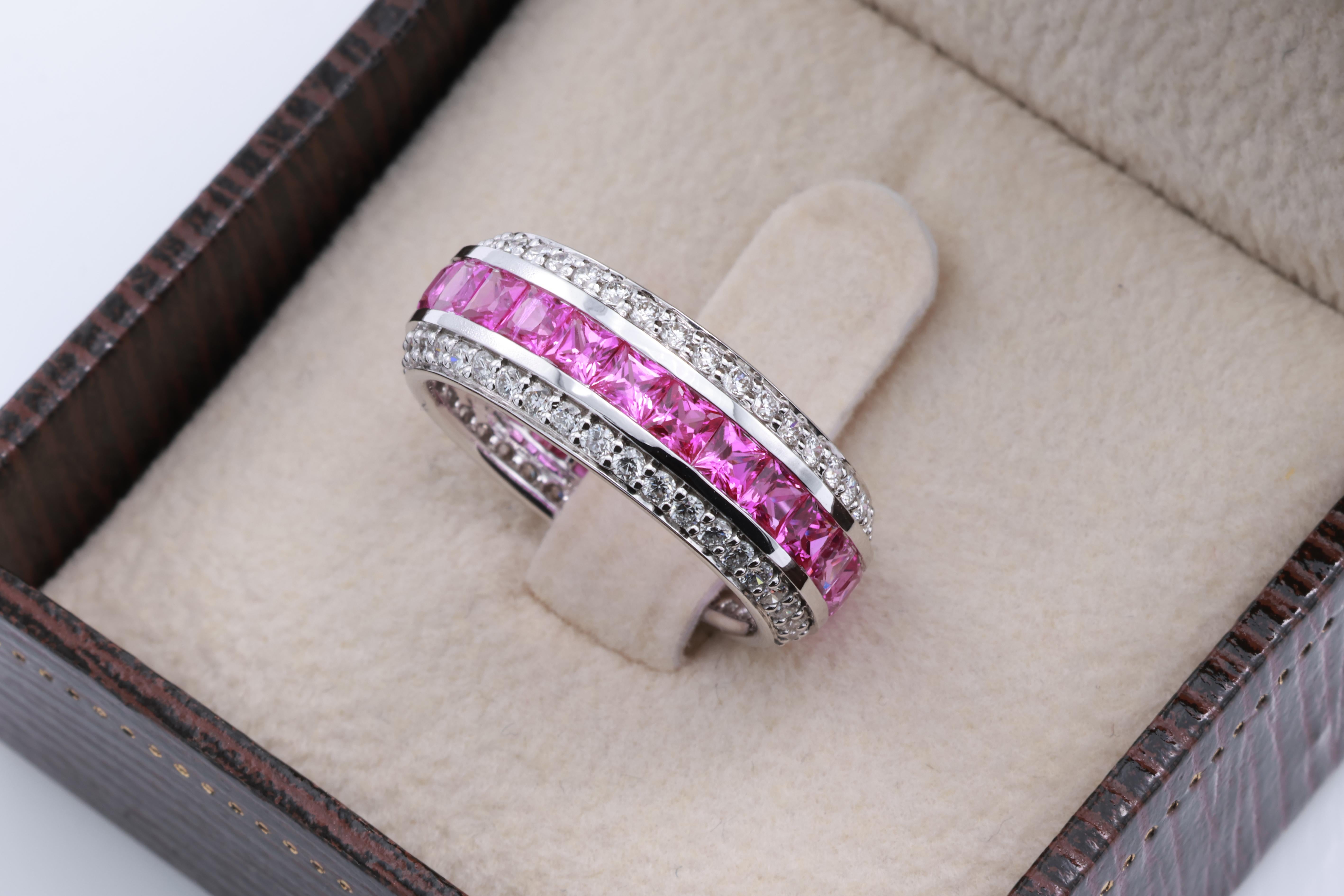 Anello con diamante certificato GRA da 3,10 carati di zaffiro rosa naturale Vivid Diamonds in vendita 2