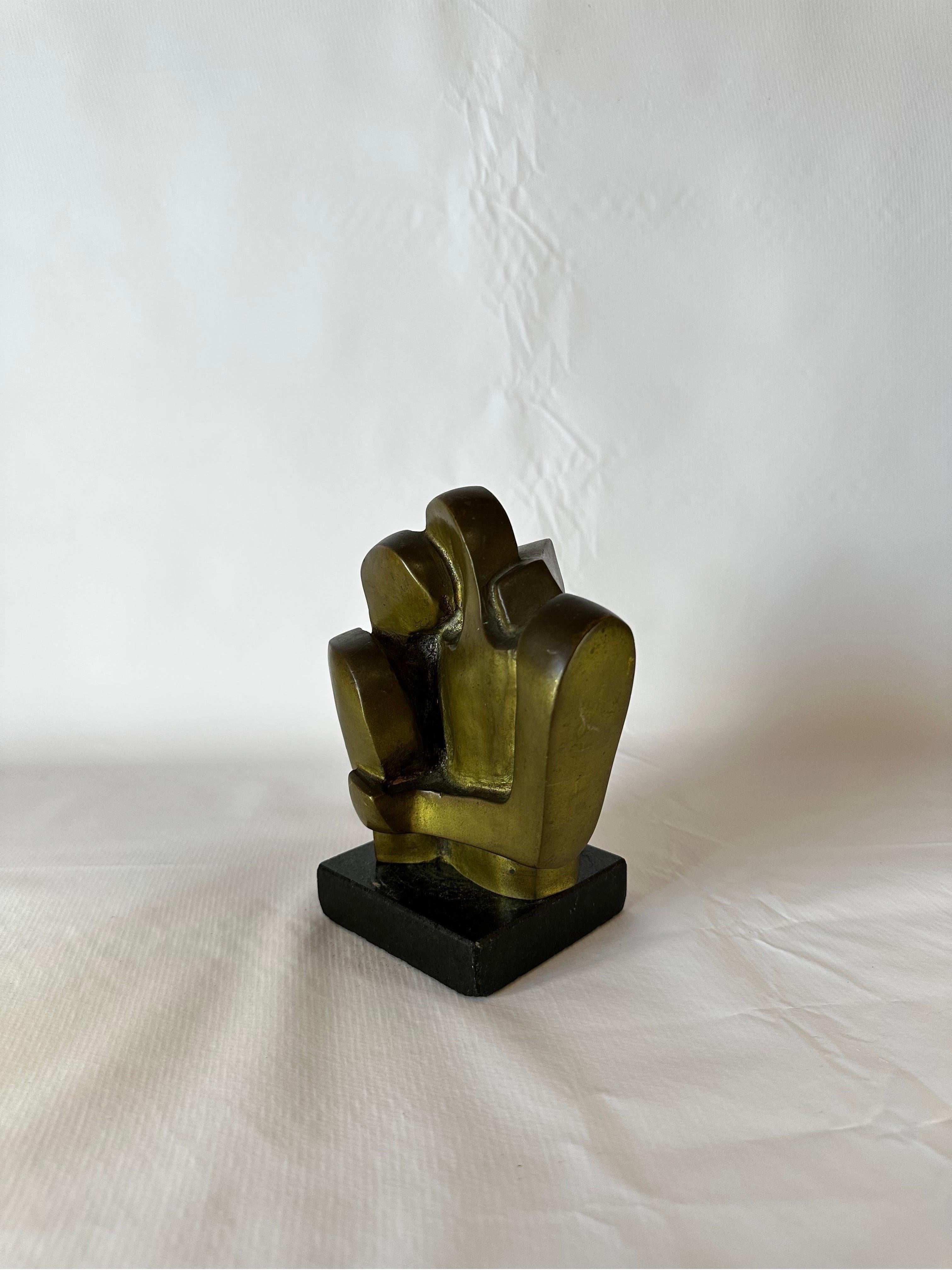 Graça Baião Brazilian Modern Bronze Sculpture of Two People Hugging, 1960s For Sale 2