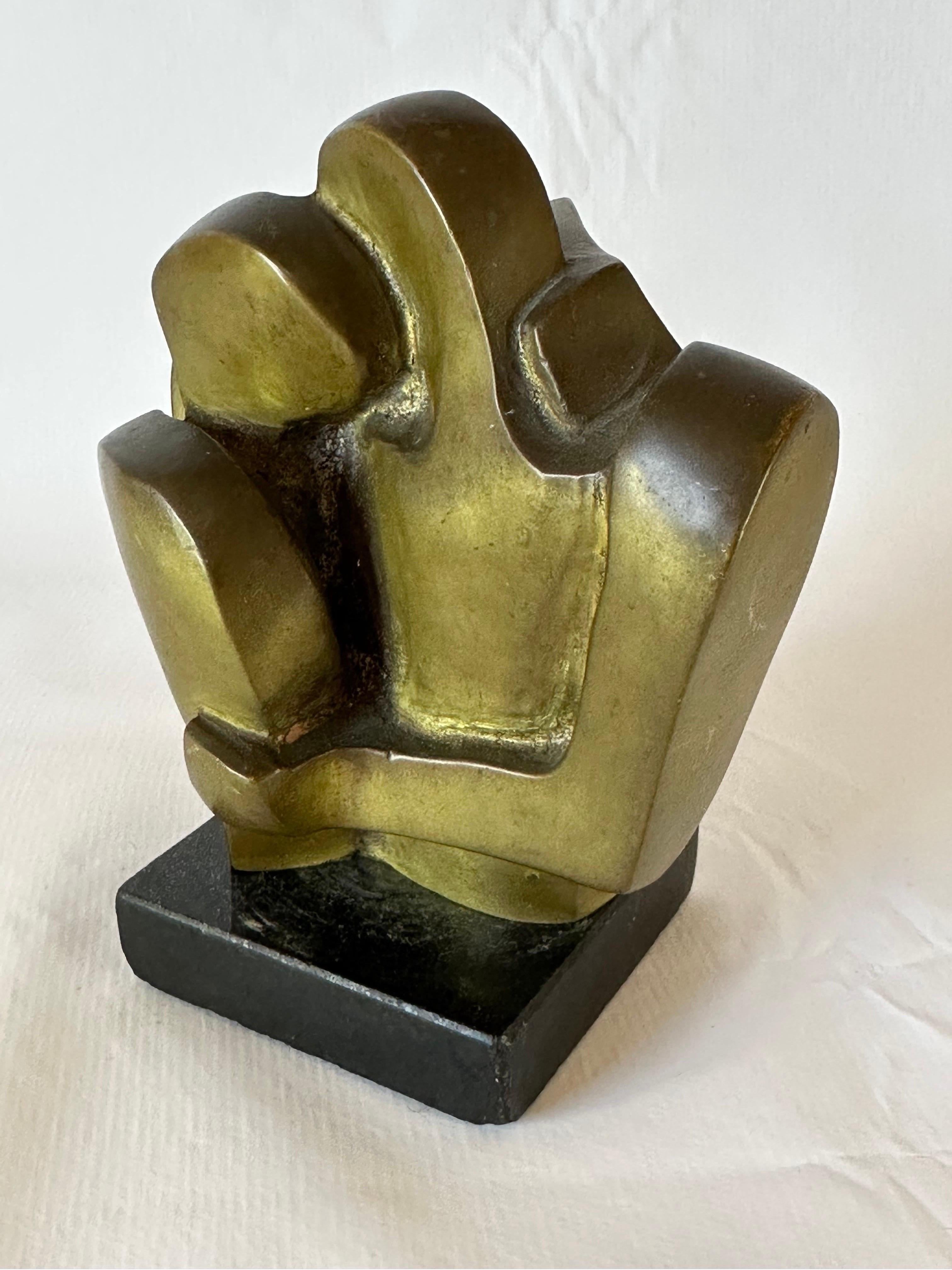 Graça Baião Brazilian Modern Bronze Sculpture of Two People Hugging, 1960s For Sale 4
