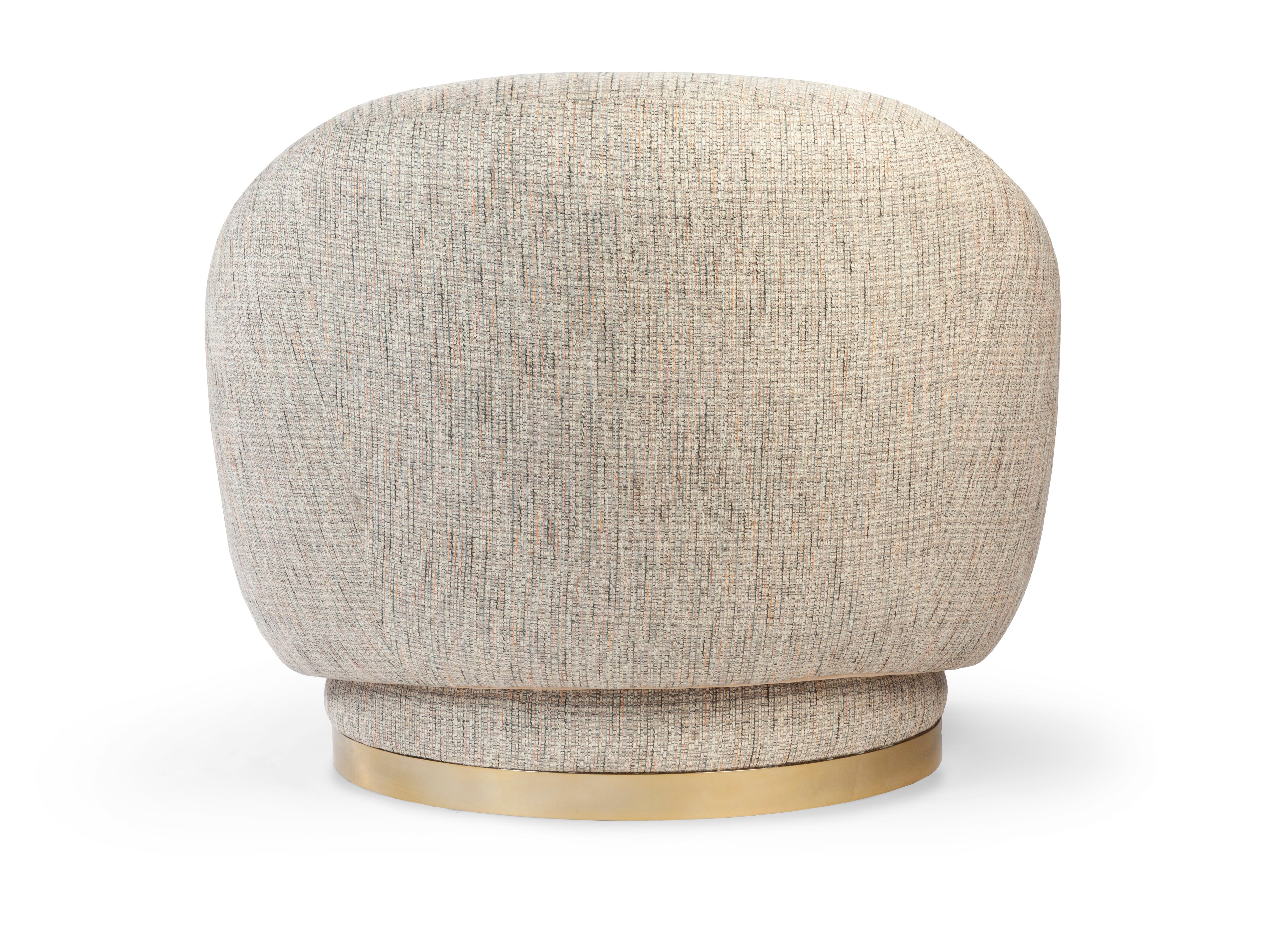 Grace Armchair in Beige Alston Flamingo Upholstery and Polished Brass Base For Sale 3
