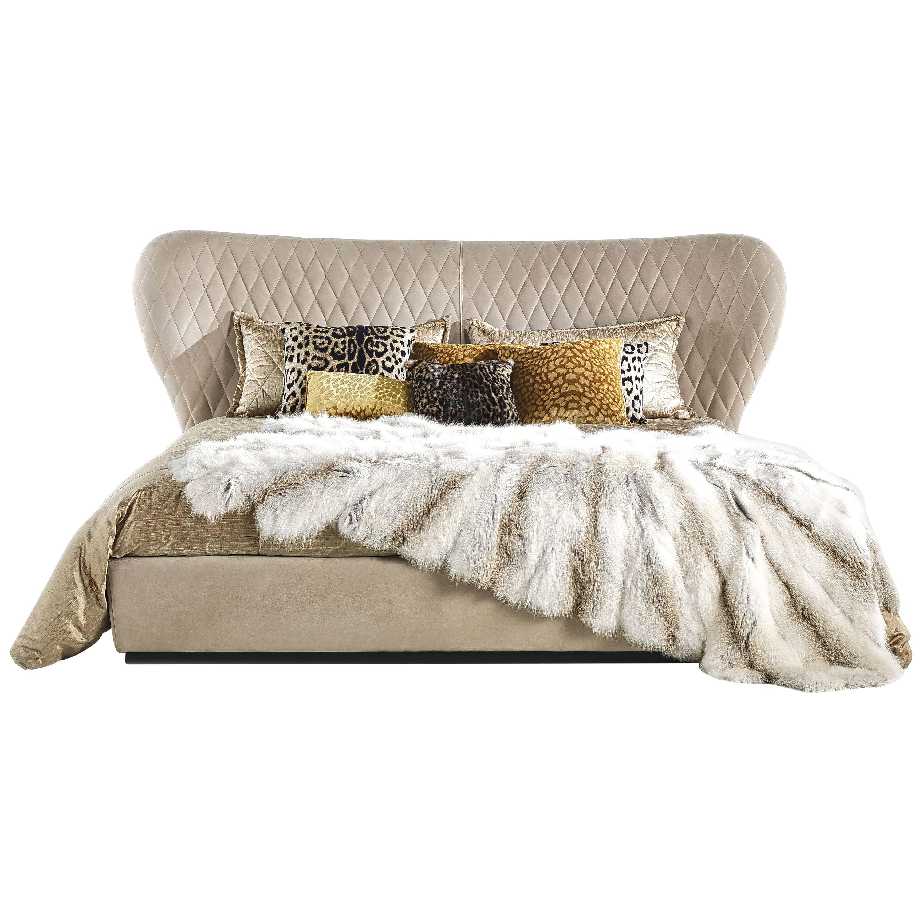 21st Century Grace Bed in Leather by Roberto Cavalli Home Interiors For Sale