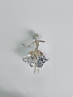 GRACE - Spilla e ciondolo a forma di ballerina con diamanti, zaffiri e acquamarine in oro 18 carati
