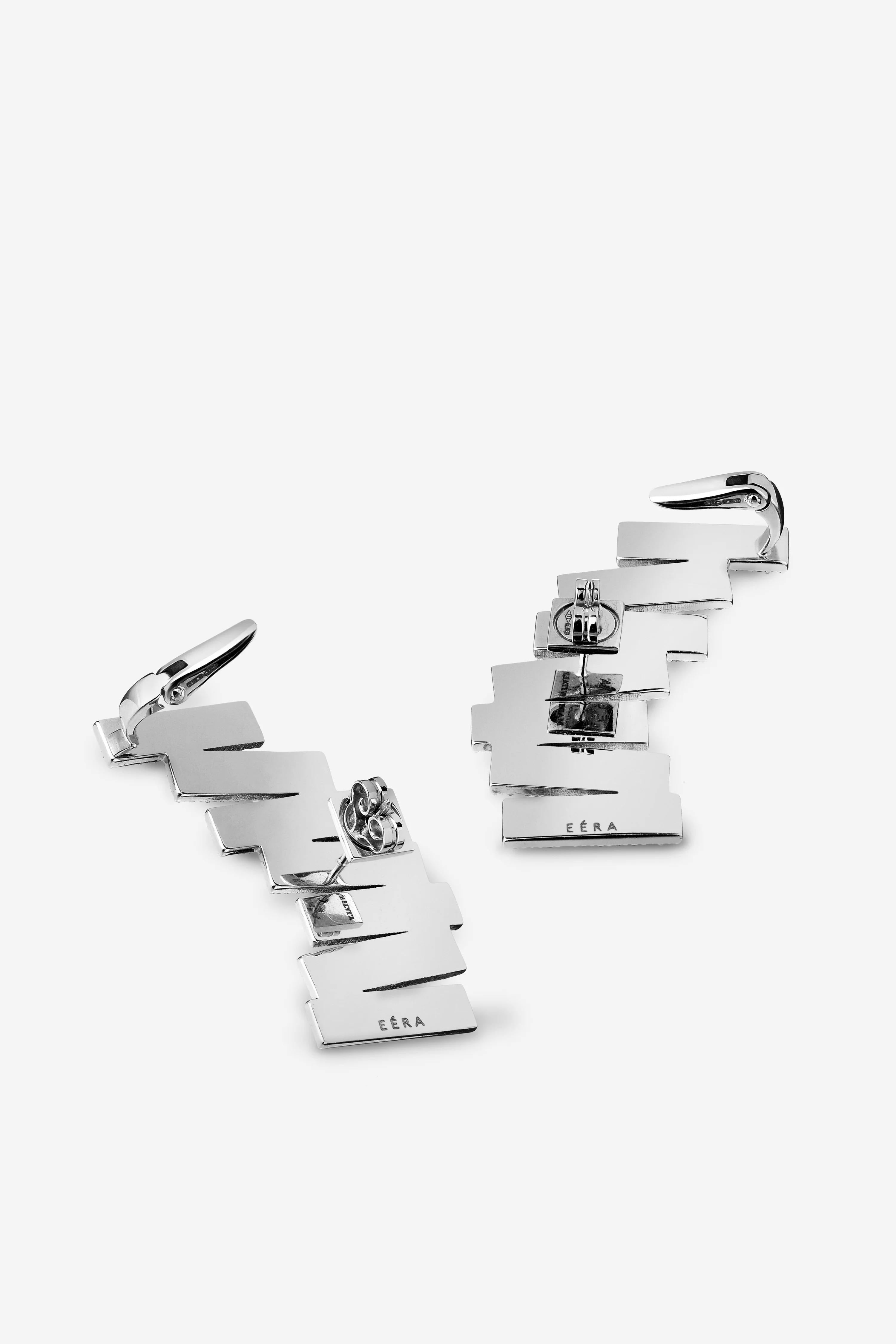 Moderno Orecchini Grace in oro bianco con pavé completo in vendita