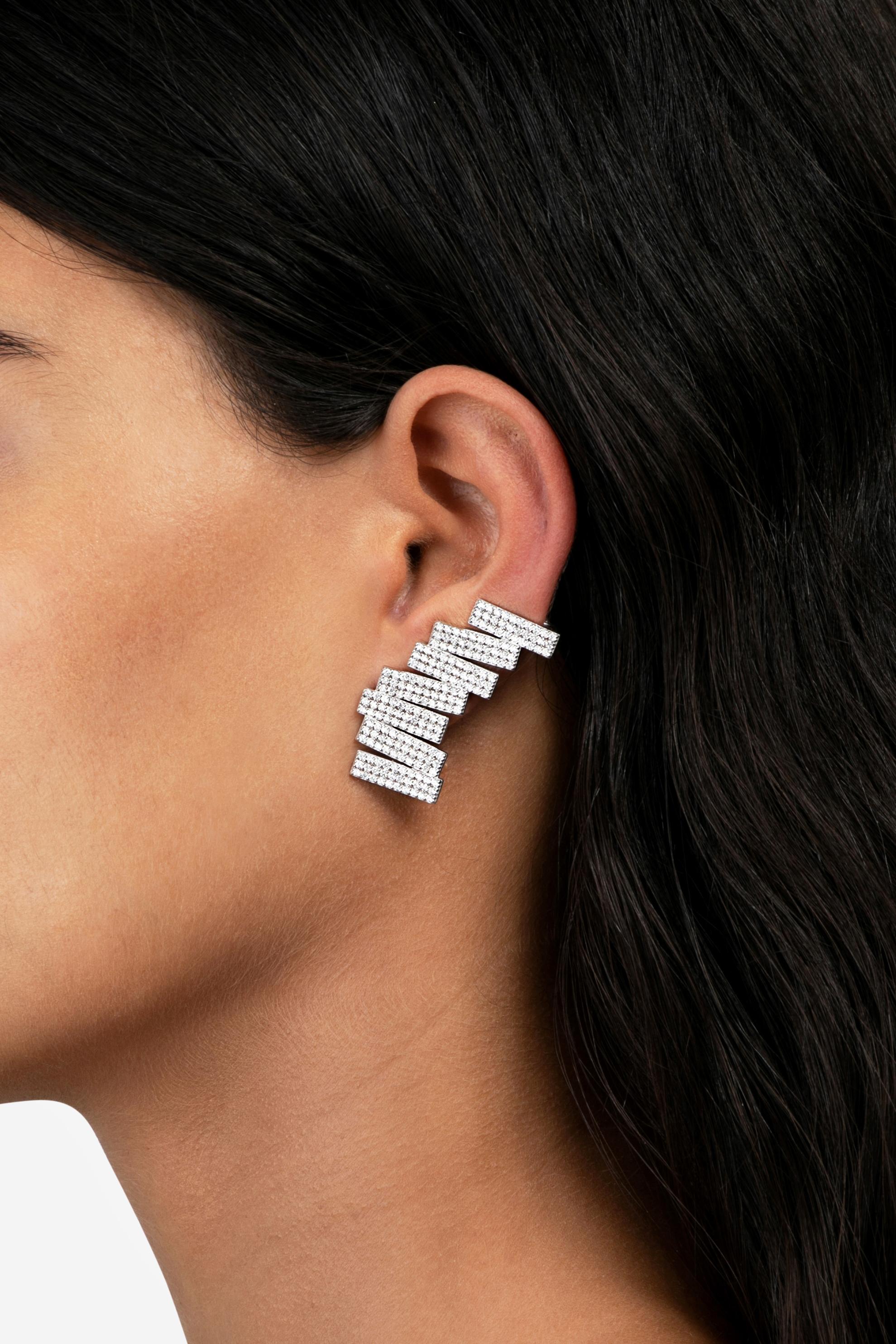 Taglio brillante Orecchini Grace in oro bianco con pavé completo in vendita