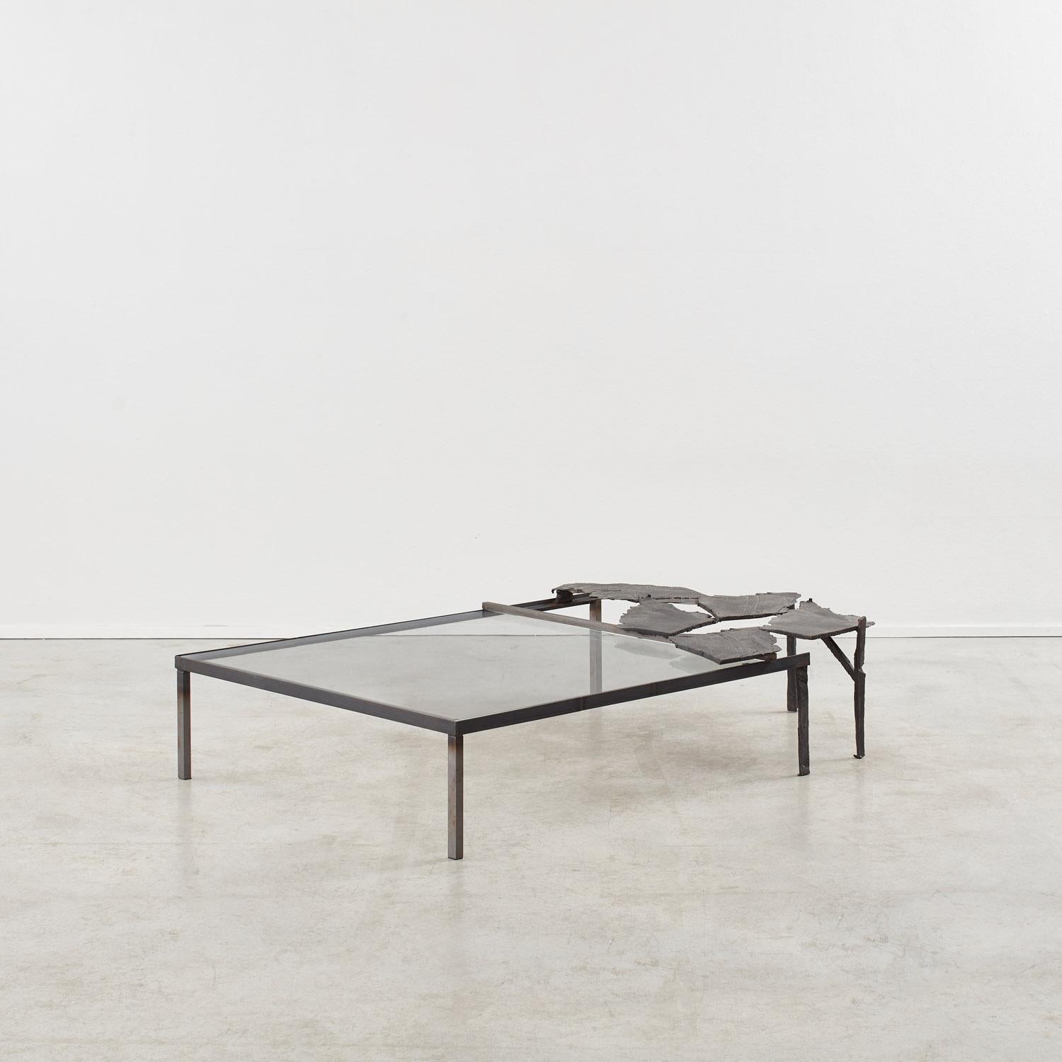 Grace Prince Held Absence n°2  Table basse britannique, 2025 AP 1, édition de 10 en vente 10