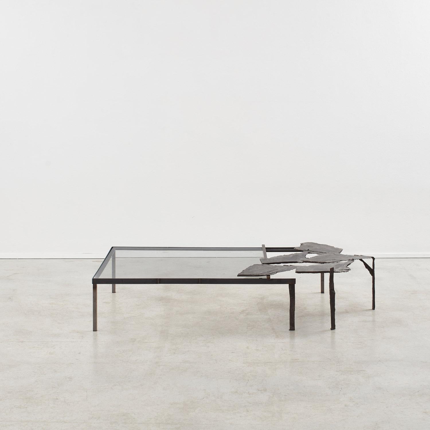Grace Prince Held Absence n°2  Table basse britannique, 2025 AP 1, édition de 10 en vente 11