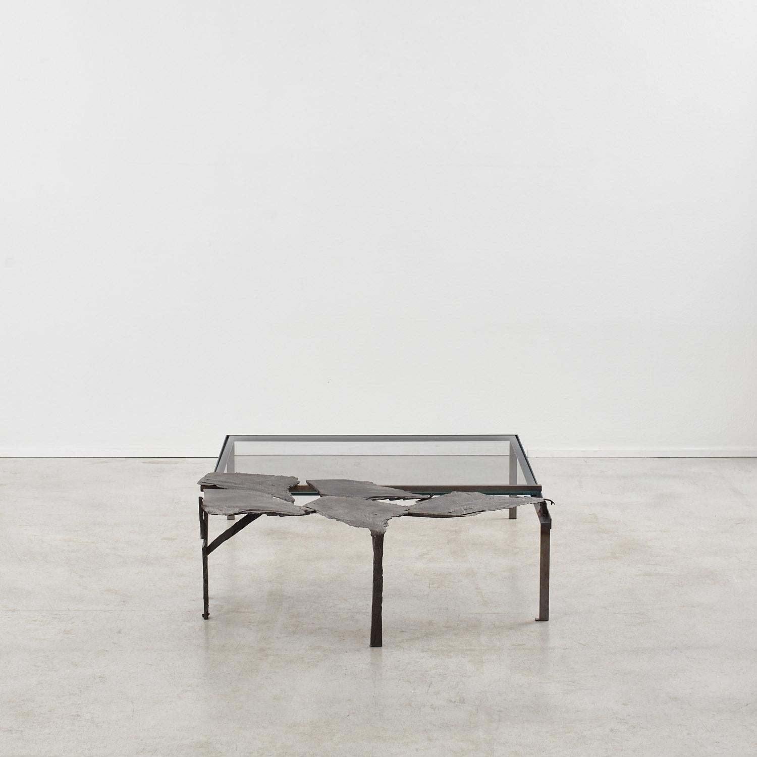 XXIe siècle et contemporain Grace Prince Held Absence n°2  Table basse britannique, 2025 AP 1, édition de 10 en vente