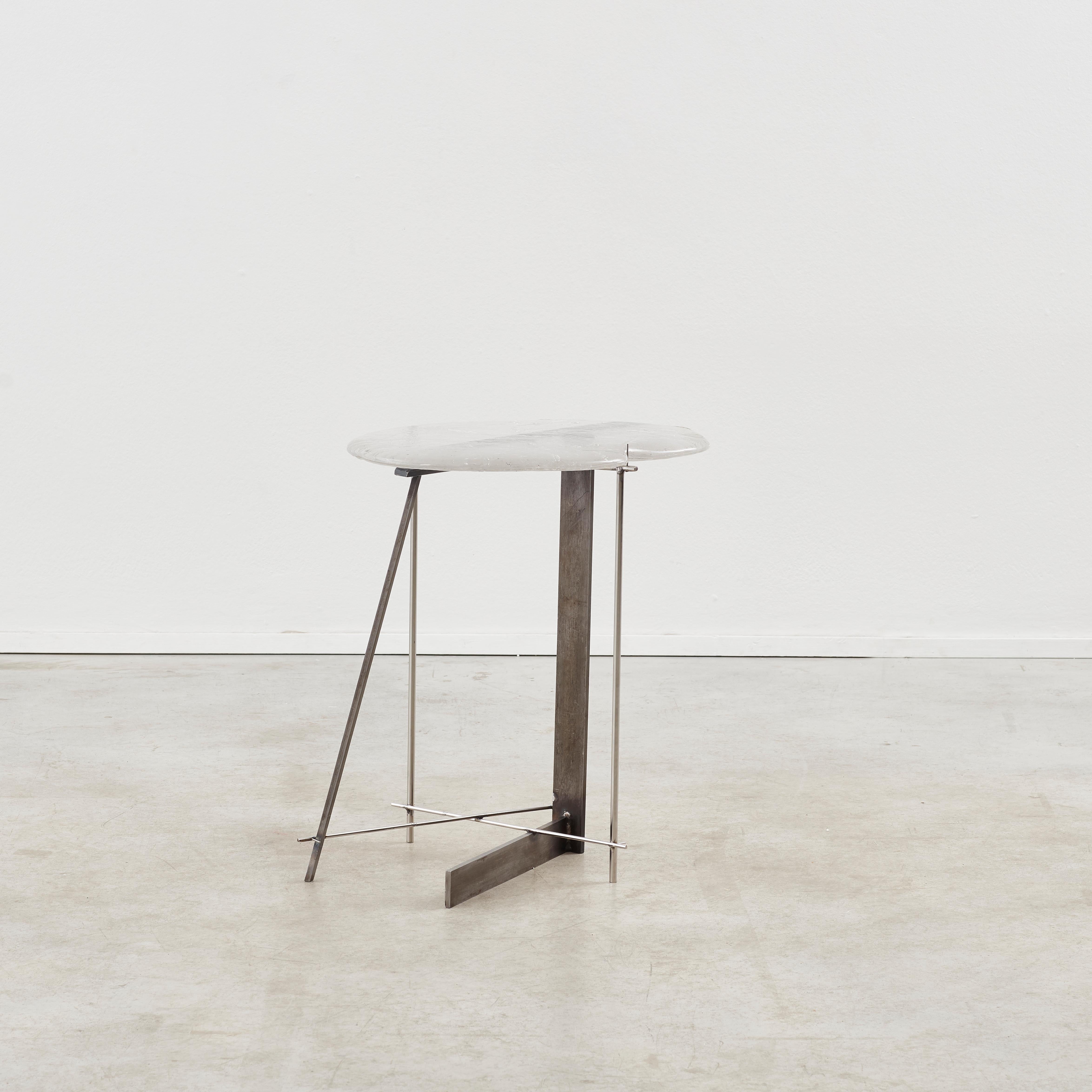 Moulage Table d'appoint Grace Prince Held Absence n°4, Royaume-Uni, 2025, AP 1, édition de 30 en vente