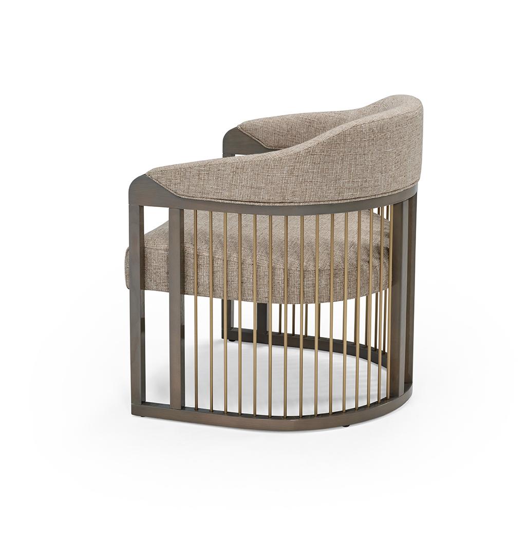 Sessel GRACE URBAN: STOCK UNIT - Sofort lieferbar

Der Sessel GRACE Urban ist aus Massivholz gefertigt. Mit seinem einzigartigen und robusten Charakter zeichnet sich Grace durch seine raffinierten Details und seine einzigartige und elegant