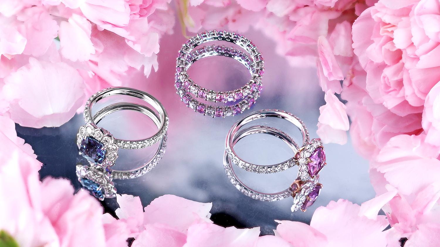 Taille ronde Alliance Grace avec diamants et saphirs roses de Leon Mege en vente