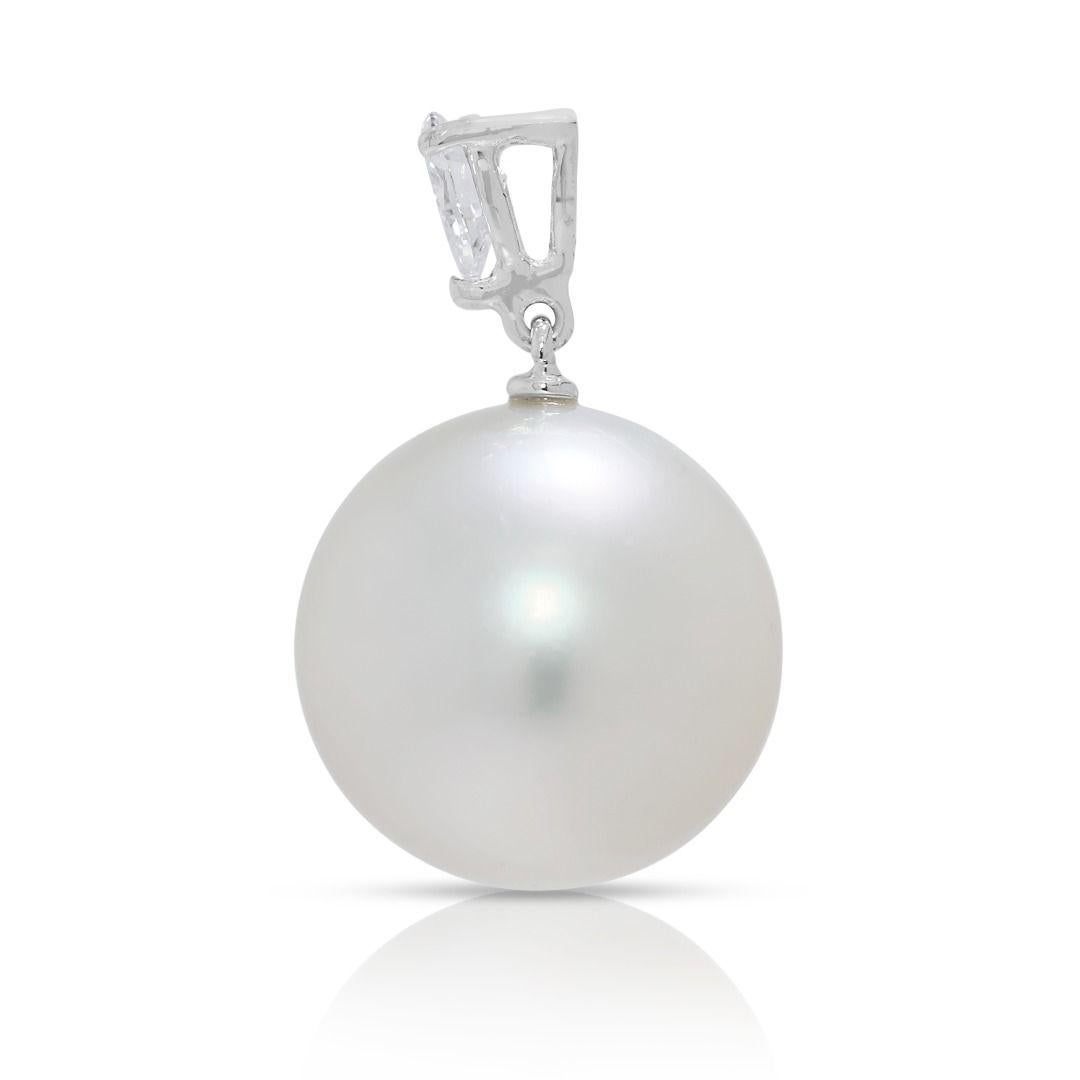 da uomo o donna Grazioso ciondolo in oro bianco 18 carati con diamanti naturali e perle dei mari del sud da 0,19 ct. in vendita