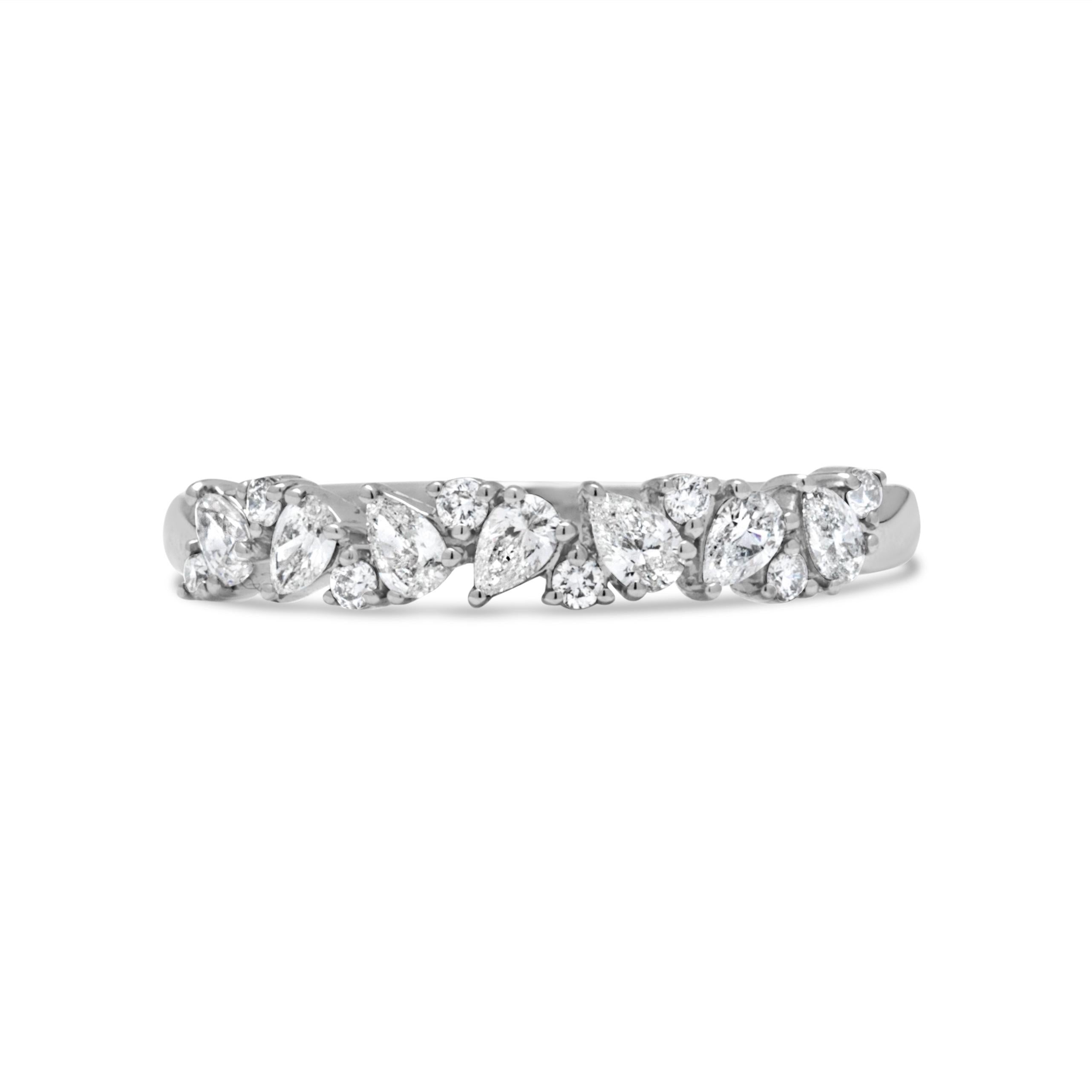 Contemporaneo Grazioso anello con diamante a pera da 0,43 carati F-G, SI in oro bianco 14k in vendita