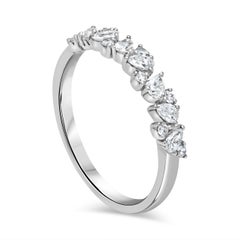 Elegante Anillo de Diamantes Pera de 0,43 Quilates F-G, SI en Oro Blanco de 14k