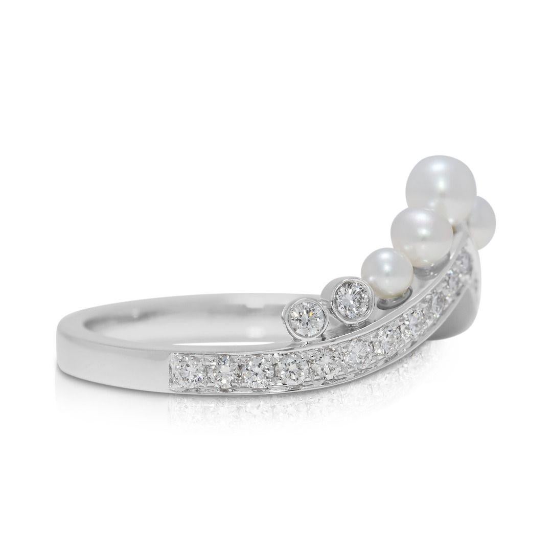 Taglio rotondo Grazioso anello con diamante naturale da 0,88 carati e perla Chevron in oro bianco 18 carati in vendita