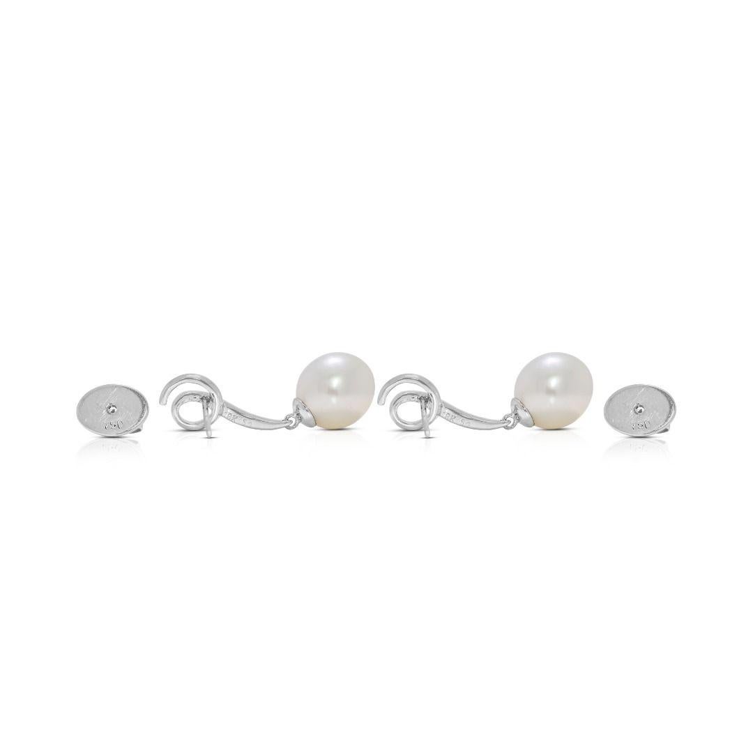 Graceful 10.1mm Freshwater Pearl & 0.1ct Natural Diamond Drop Earrings in vendita 2