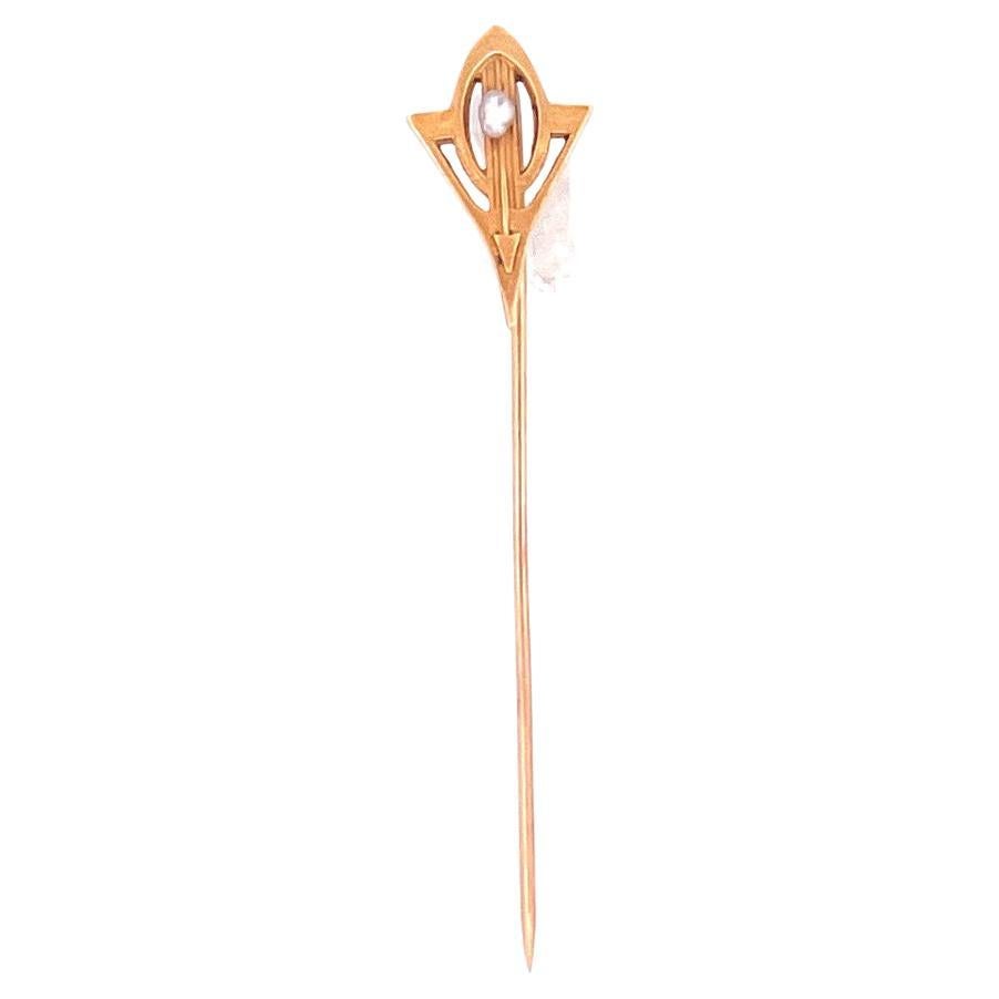 Graceful 14k Yellow Gold Arrow Pearl Pin For Sale