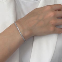 Graceful 2.61ct Diamonds Bracelet in 18k White Gold - IGI Certified