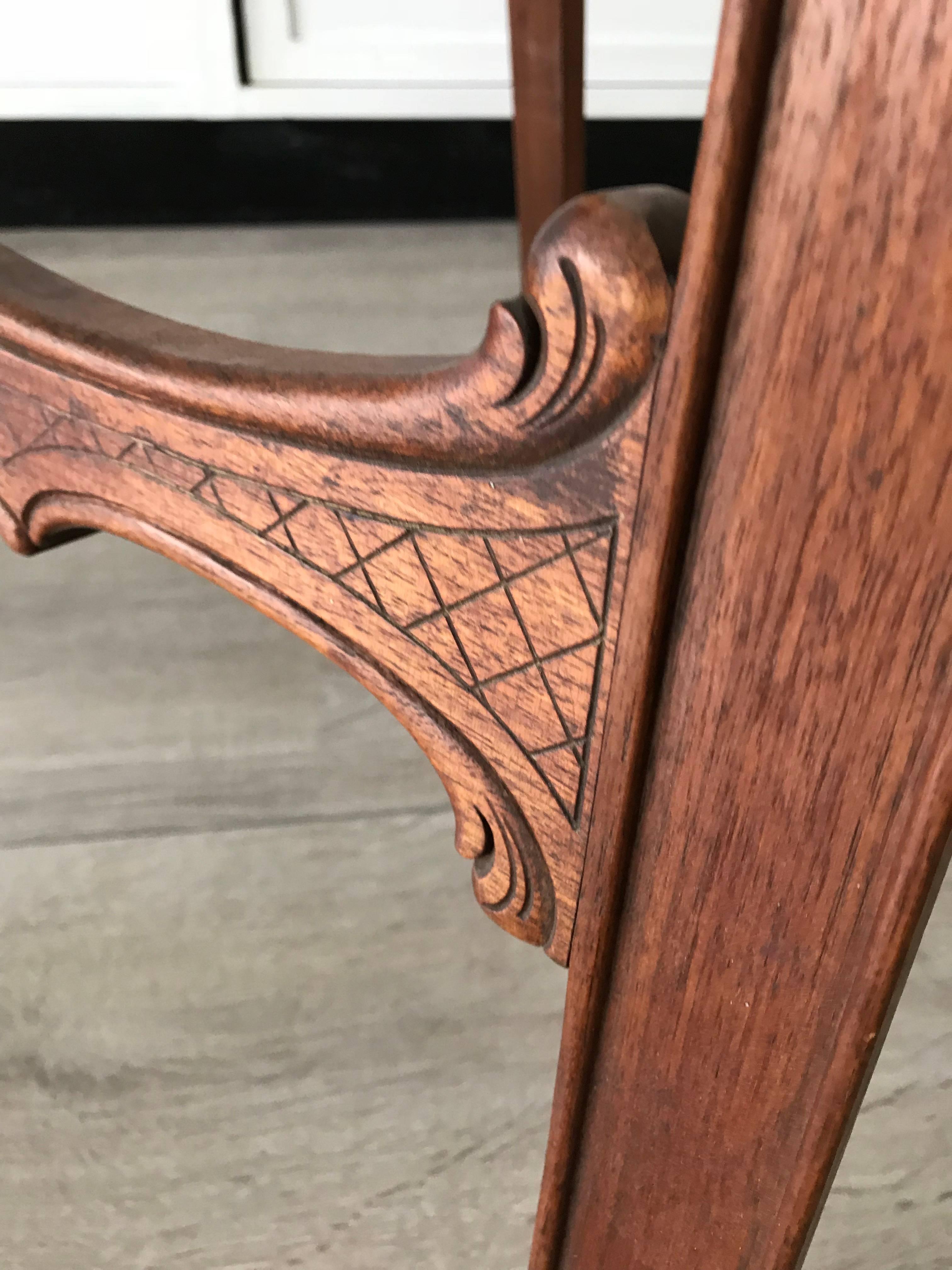 20th Century Graceful Antique and All Handcrafted Walnut Floor Easel or Artist Display Stand