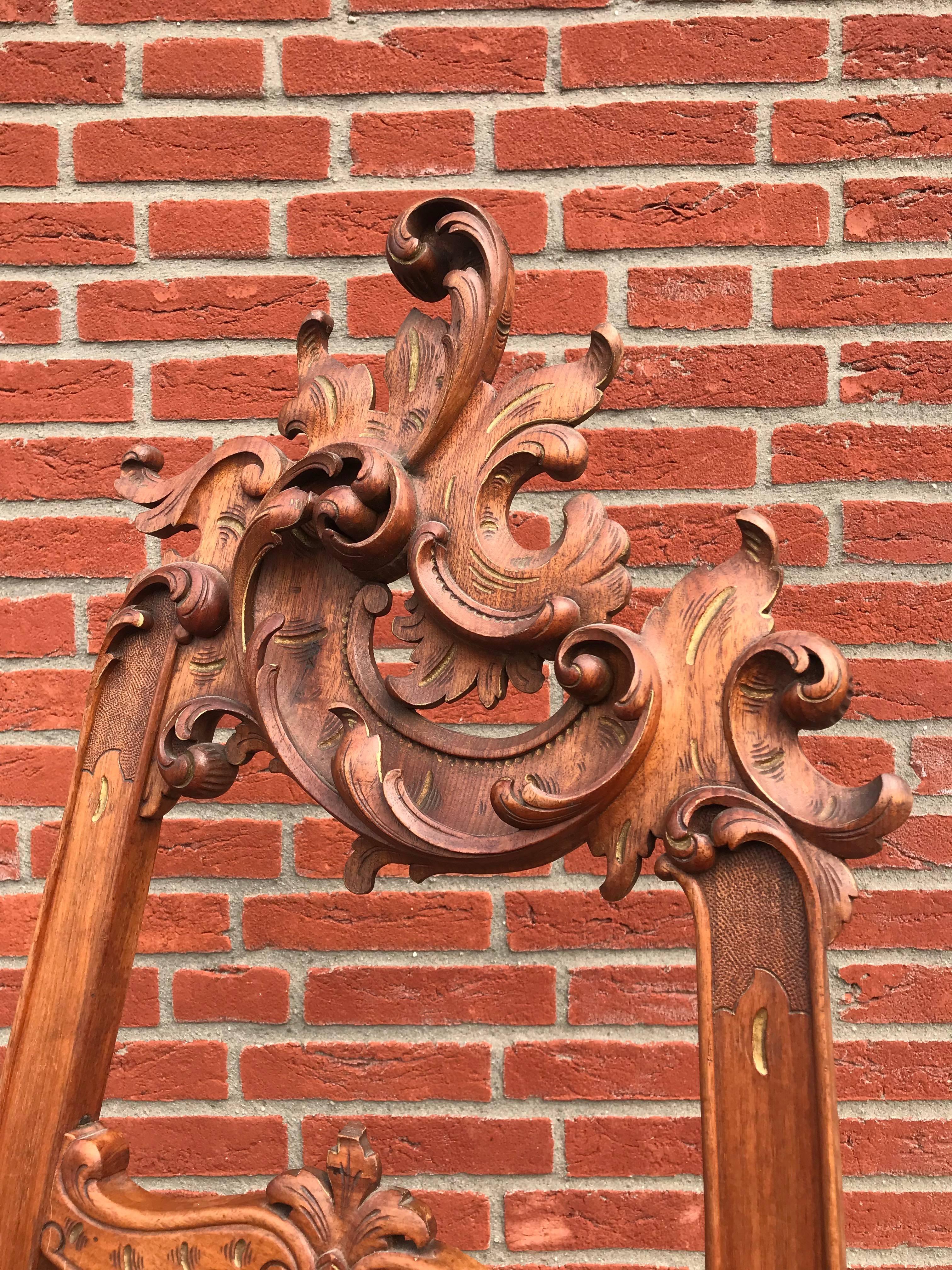 Graceful Antique and All Handcrafted Walnut Floor Easel or Artist Display Stand 6
