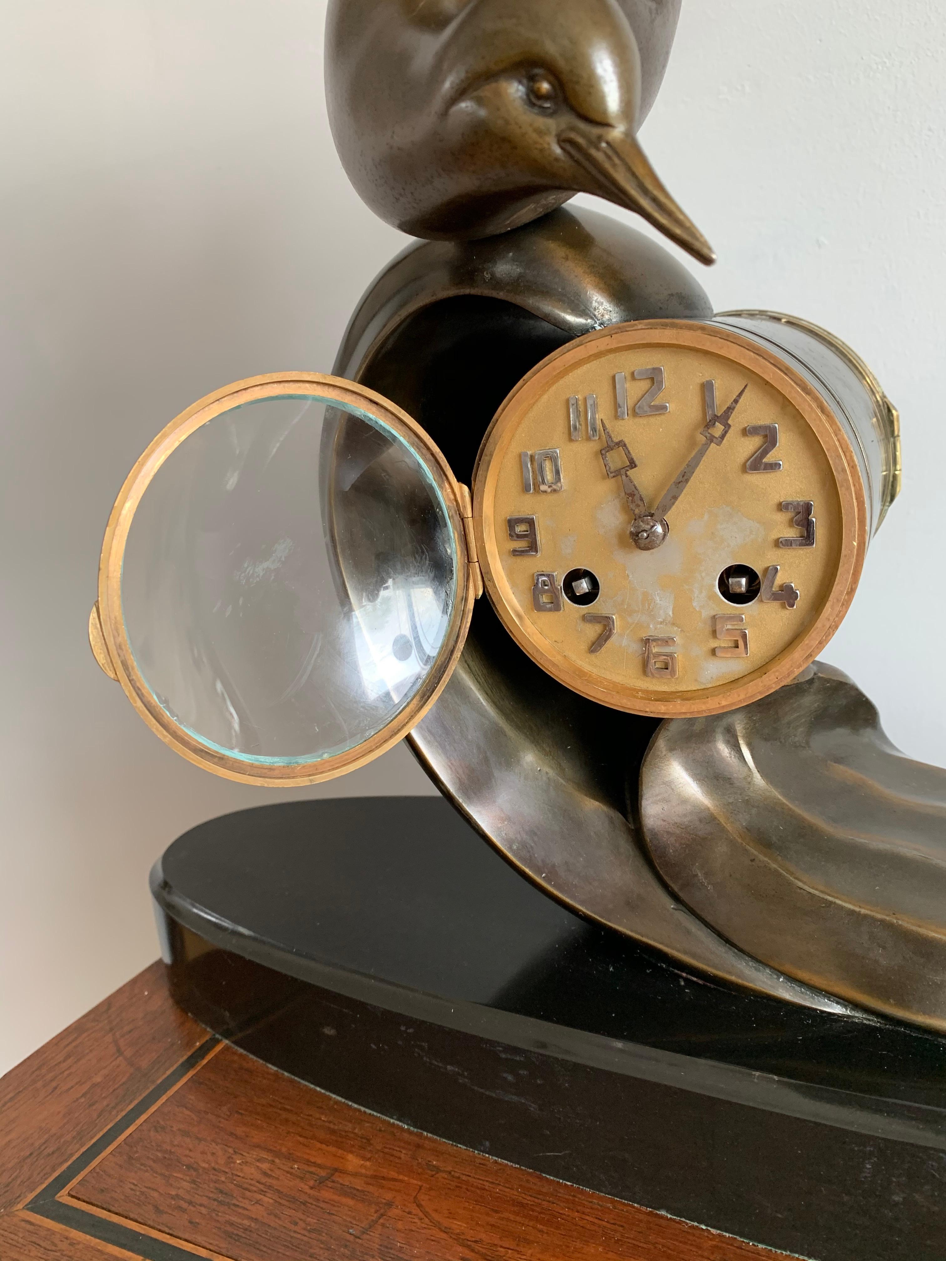 Graceful Art Deco Table / Mantel Clock w Large Stylized Swallow Bird Sculpture For Sale 2