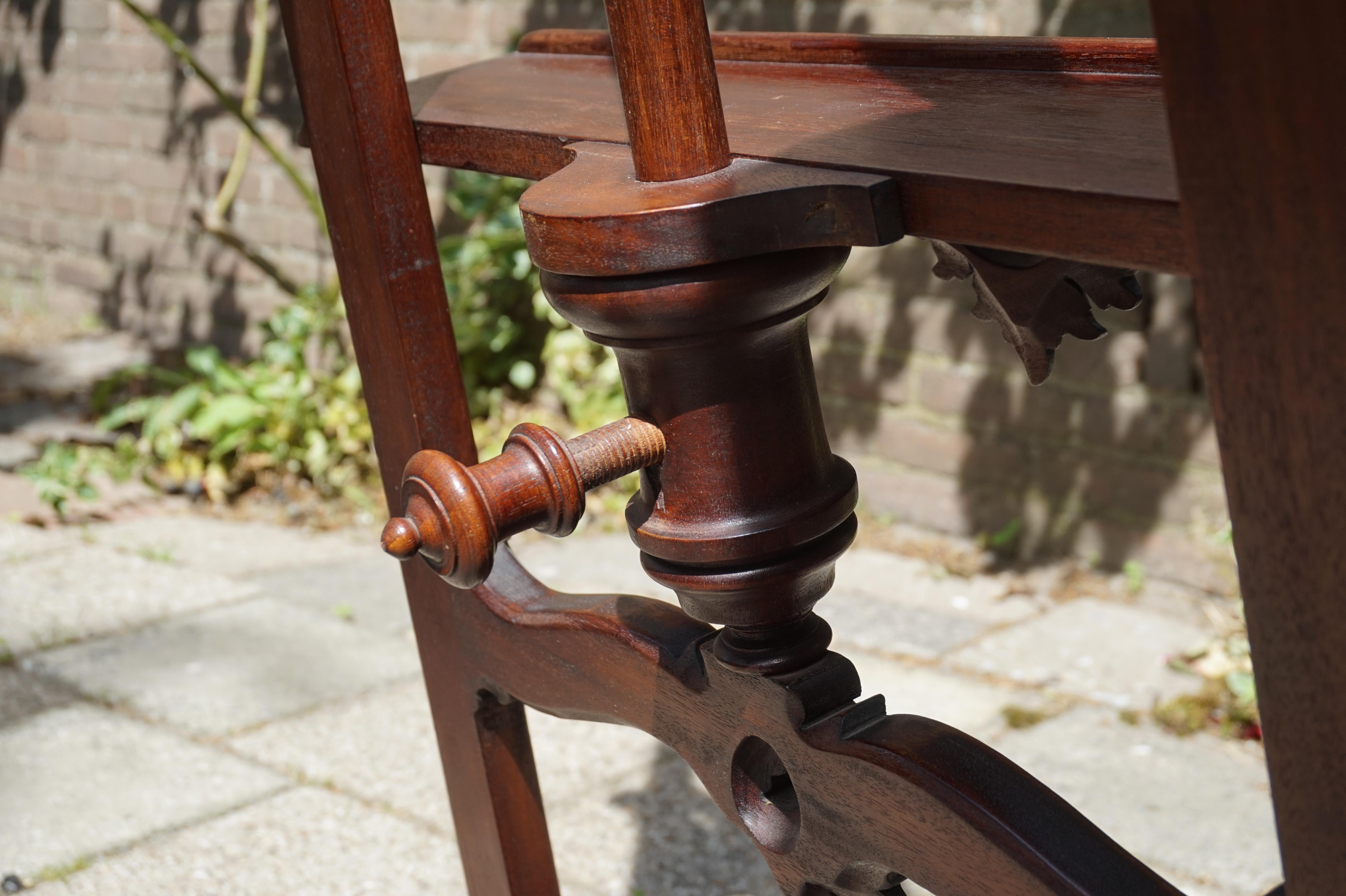 Graceful & Hand Carved 20th Century Mahogany Floor Easel / Artist Display Stand 4