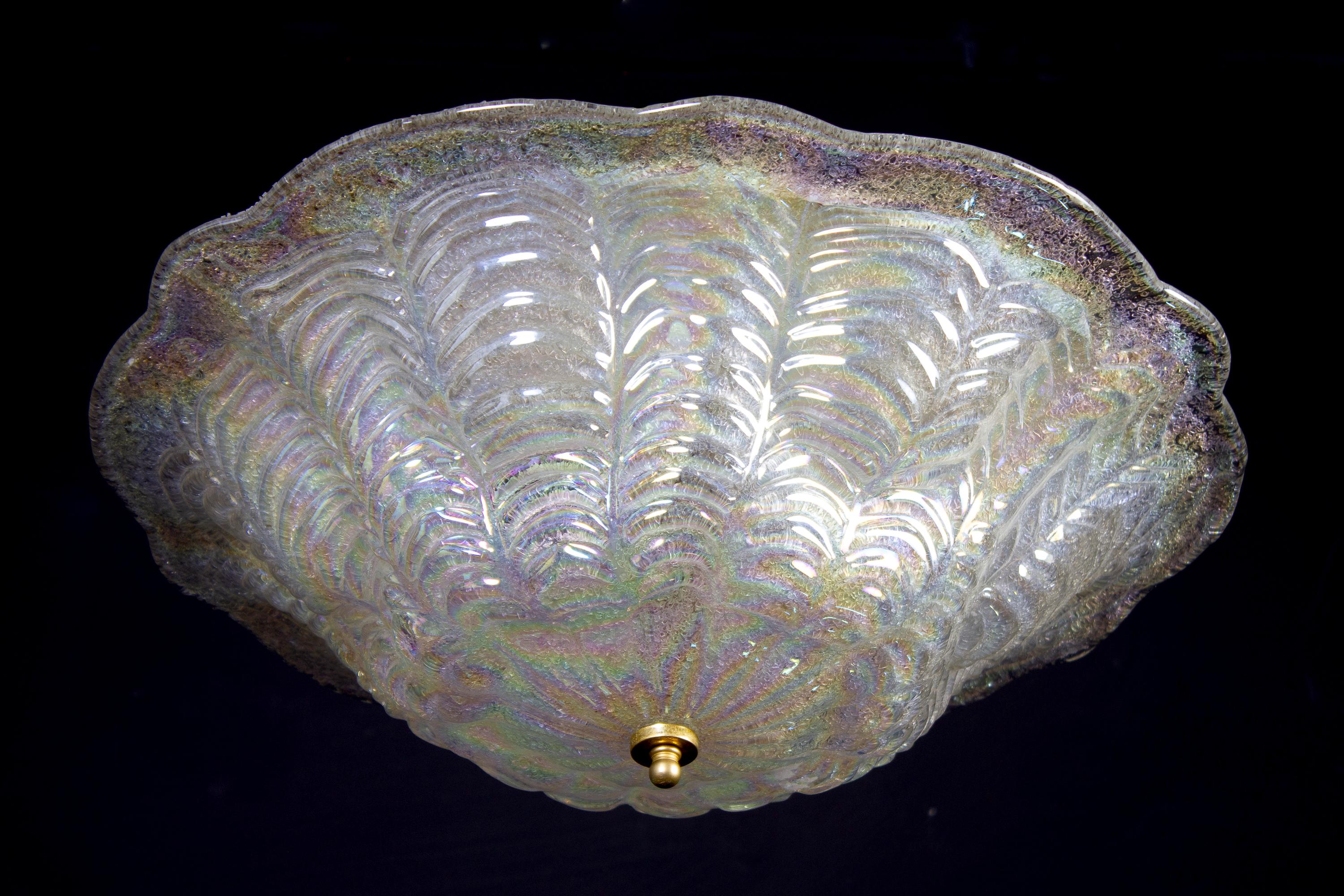 Mid-Century Modern Plafonniers italiens gracieux en verre de Murano irisé, 1960 en vente