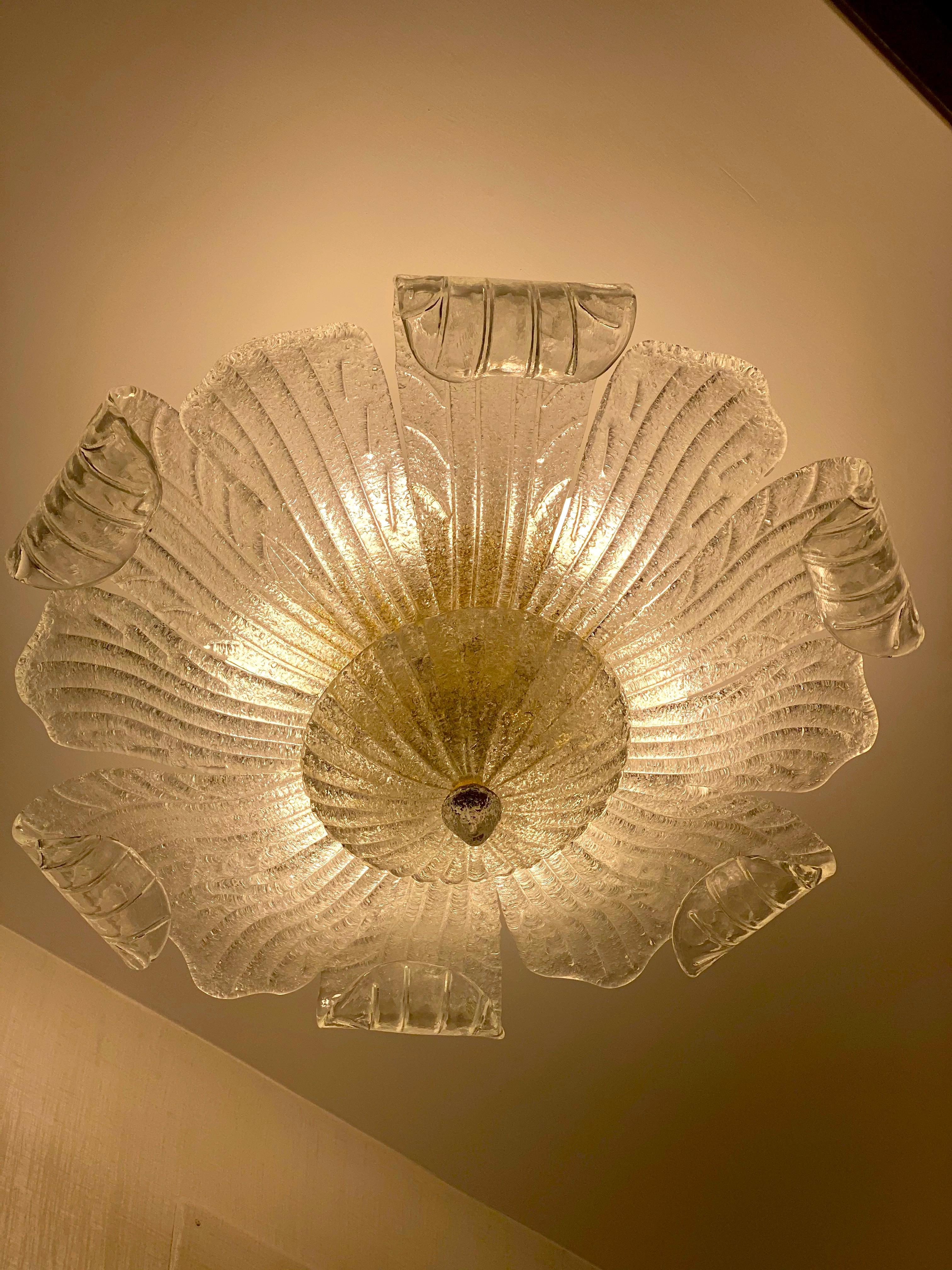 Gracieux luminaire encastré ou plafonnier en verre italien de Murano en vente 7