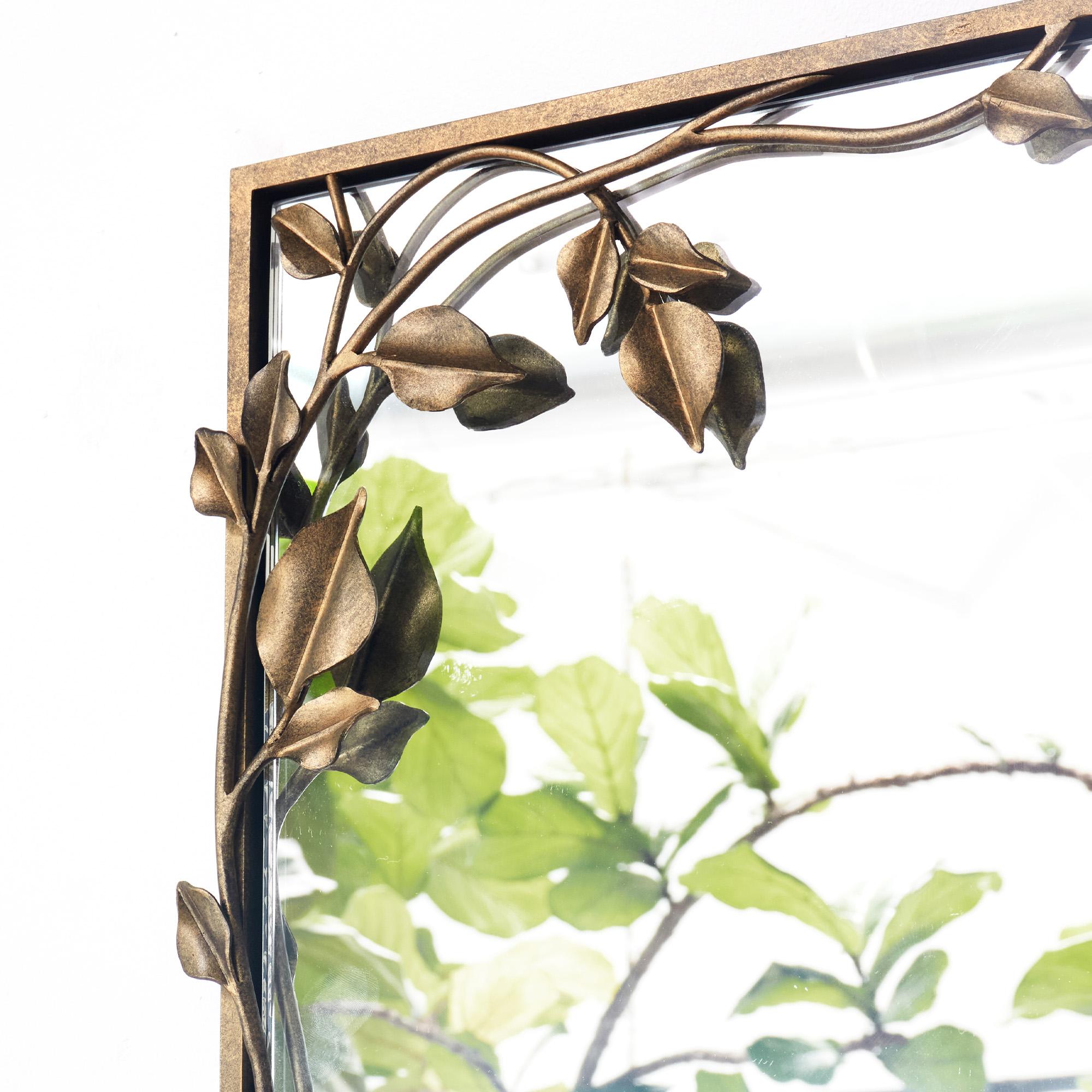 Graceful Leaf Spiegel in Tobacco (amerikanisch) im Angebot