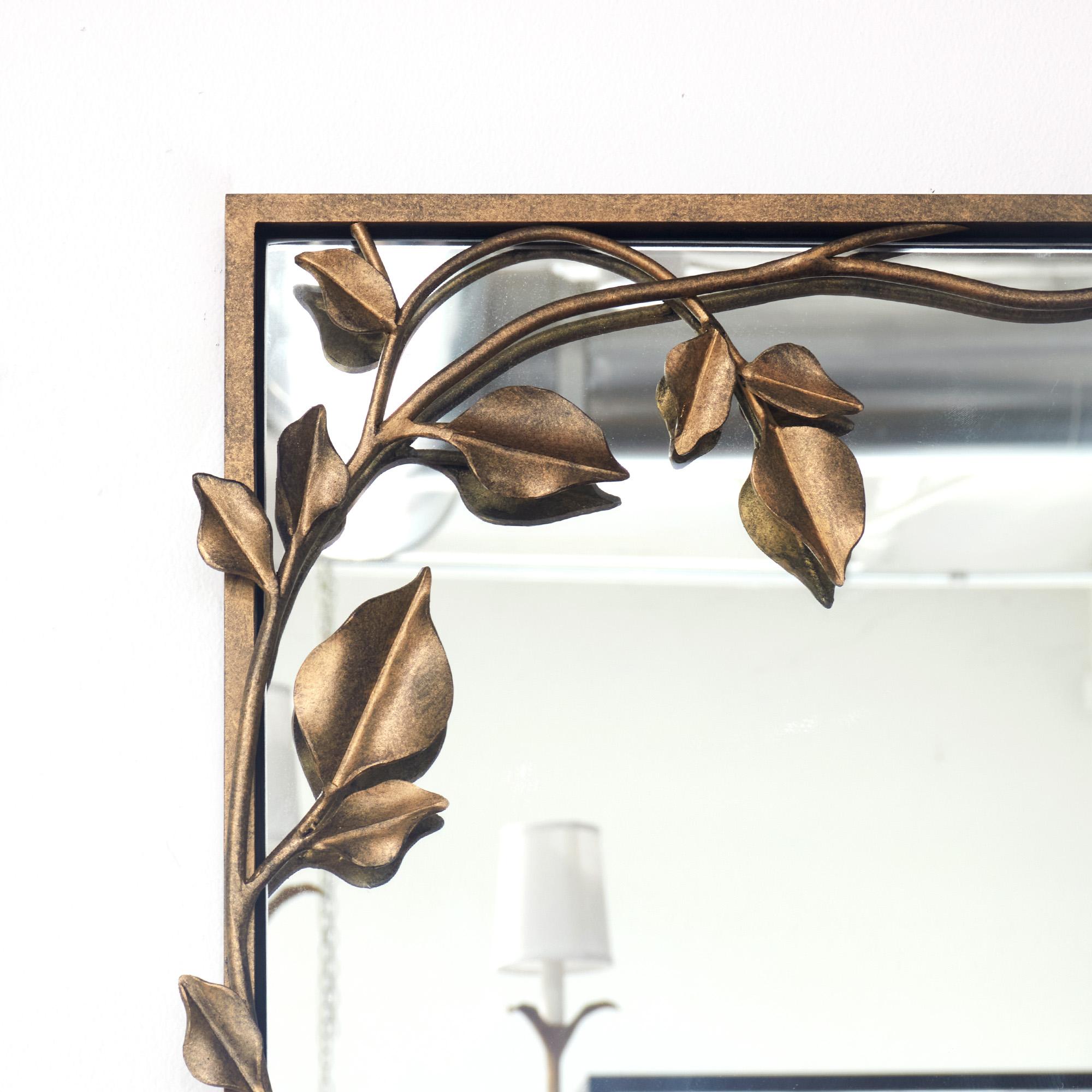 Graceful Leaf Spiegel in Tobacco im Zustand „Neu“ im Angebot in Dallas, TX