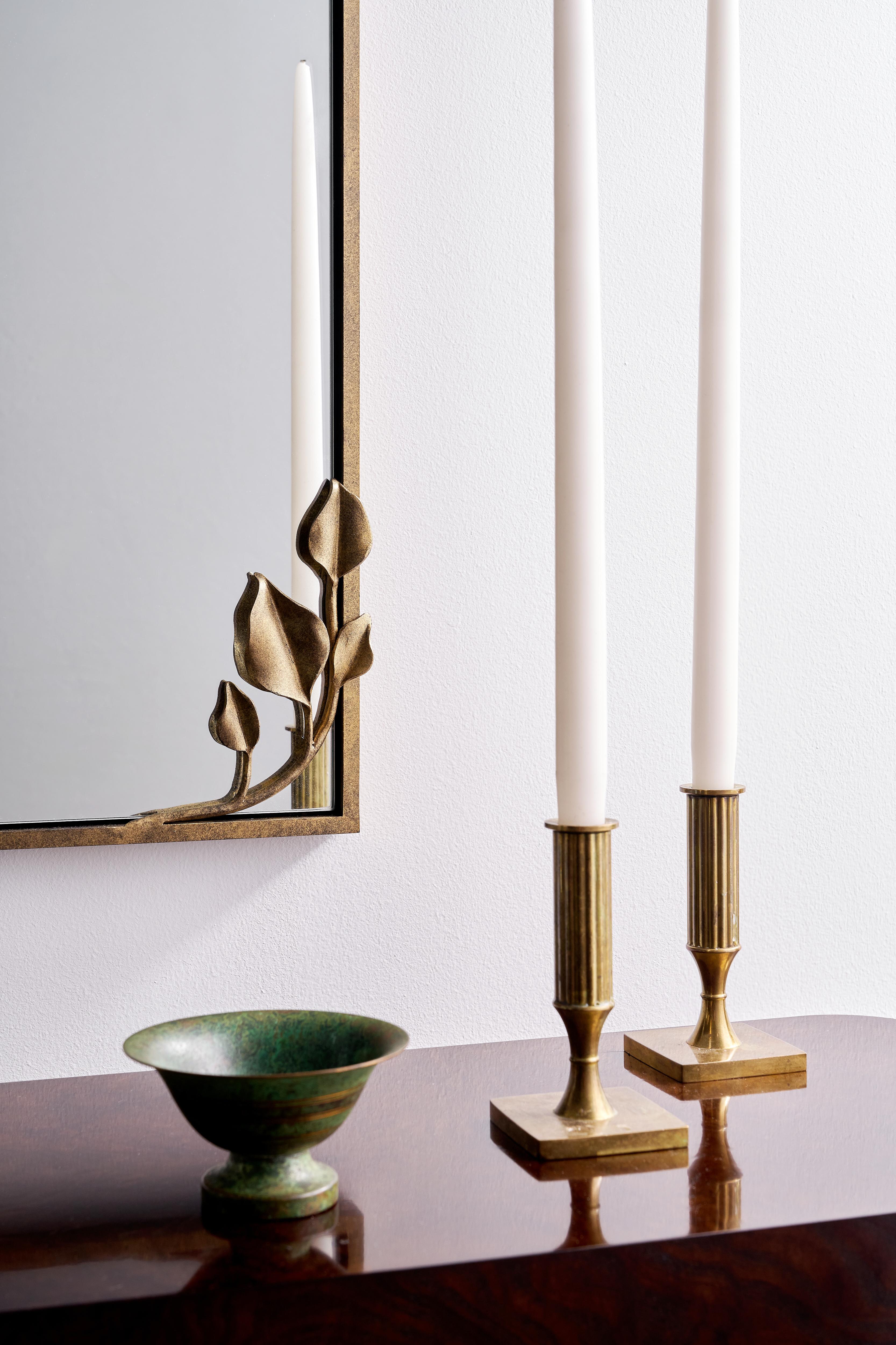 Graceful Leaf Spiegel in Tobacco im Angebot 1