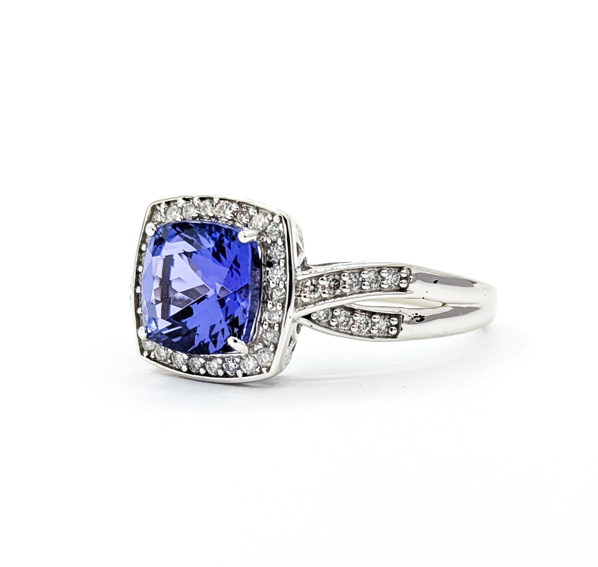 Contemporaneo Grazioso anello a raggiera con tanzanite e diamanti in 14 carati in vendita