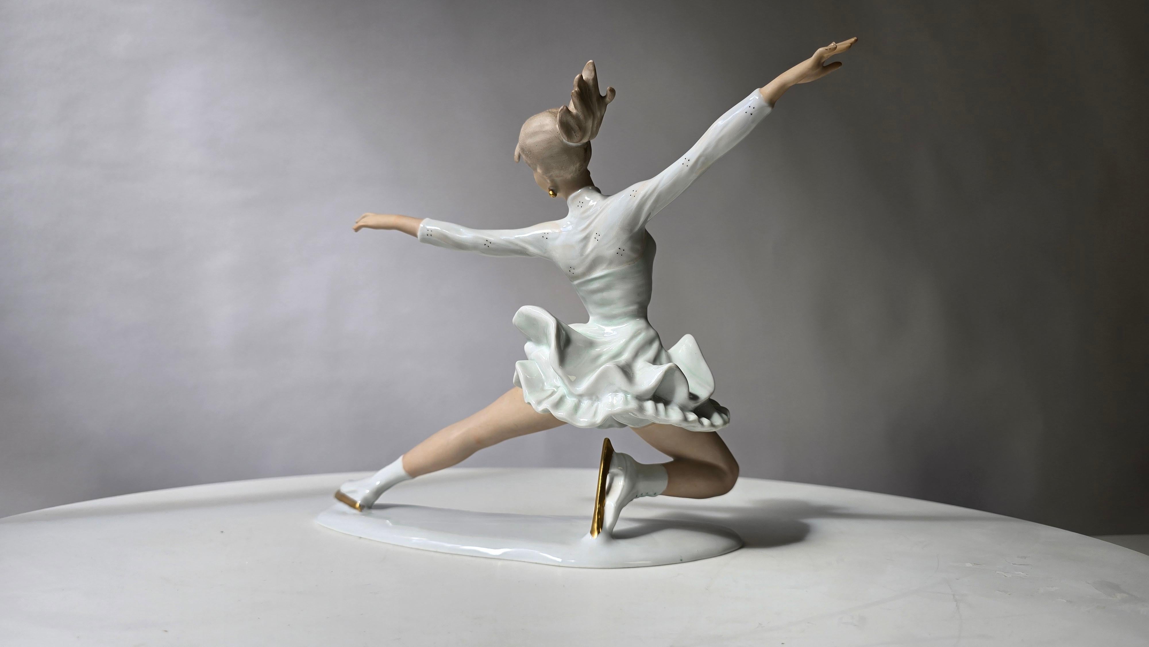 Graceful Wallendorf Ice Skater Figurine, Germany, 1950s – Large Model For Sale 7