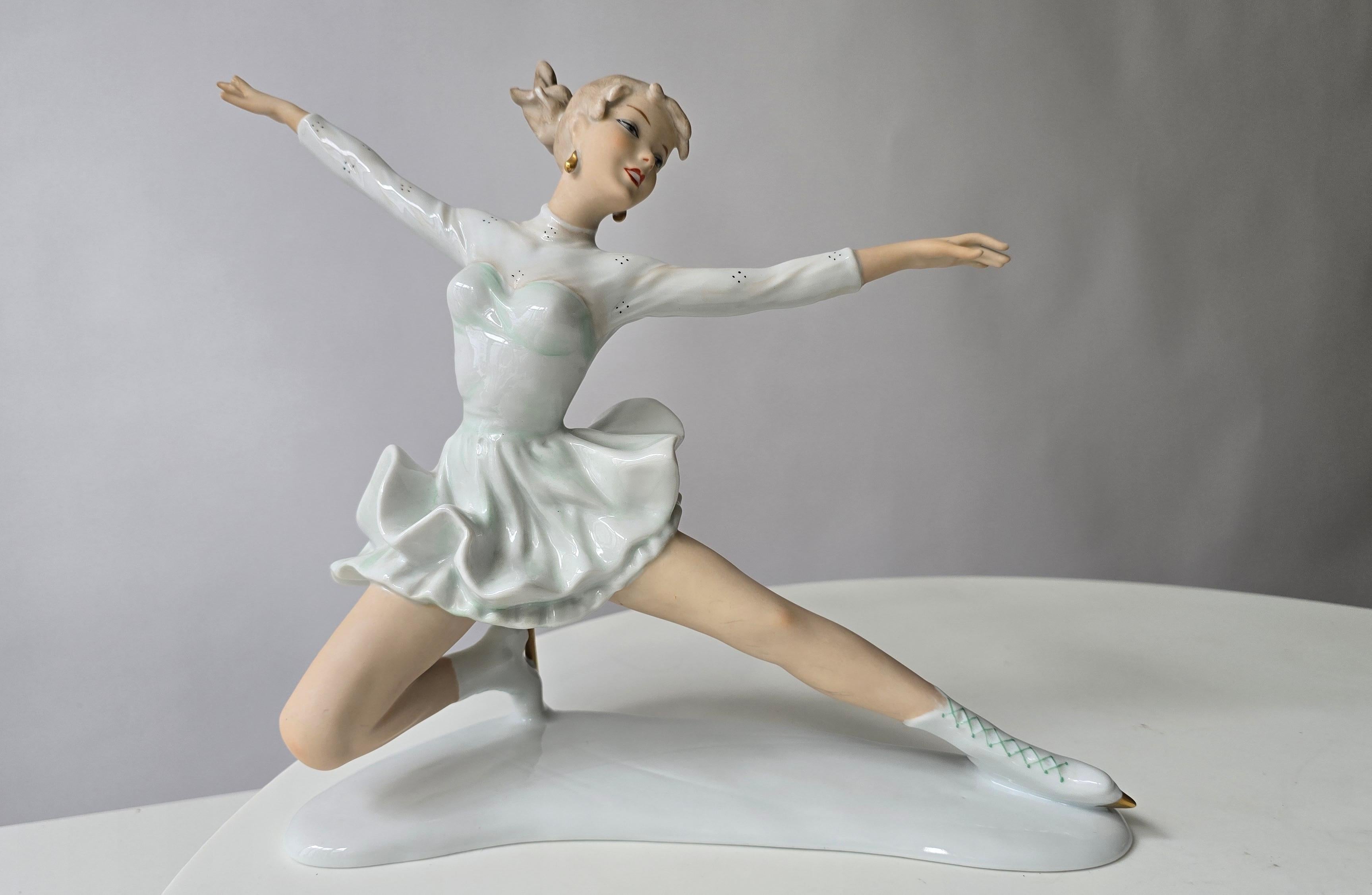 Graceful Wallendorf Ice Skater Figurine, Germany, 1950s – Large Model For Sale 2
