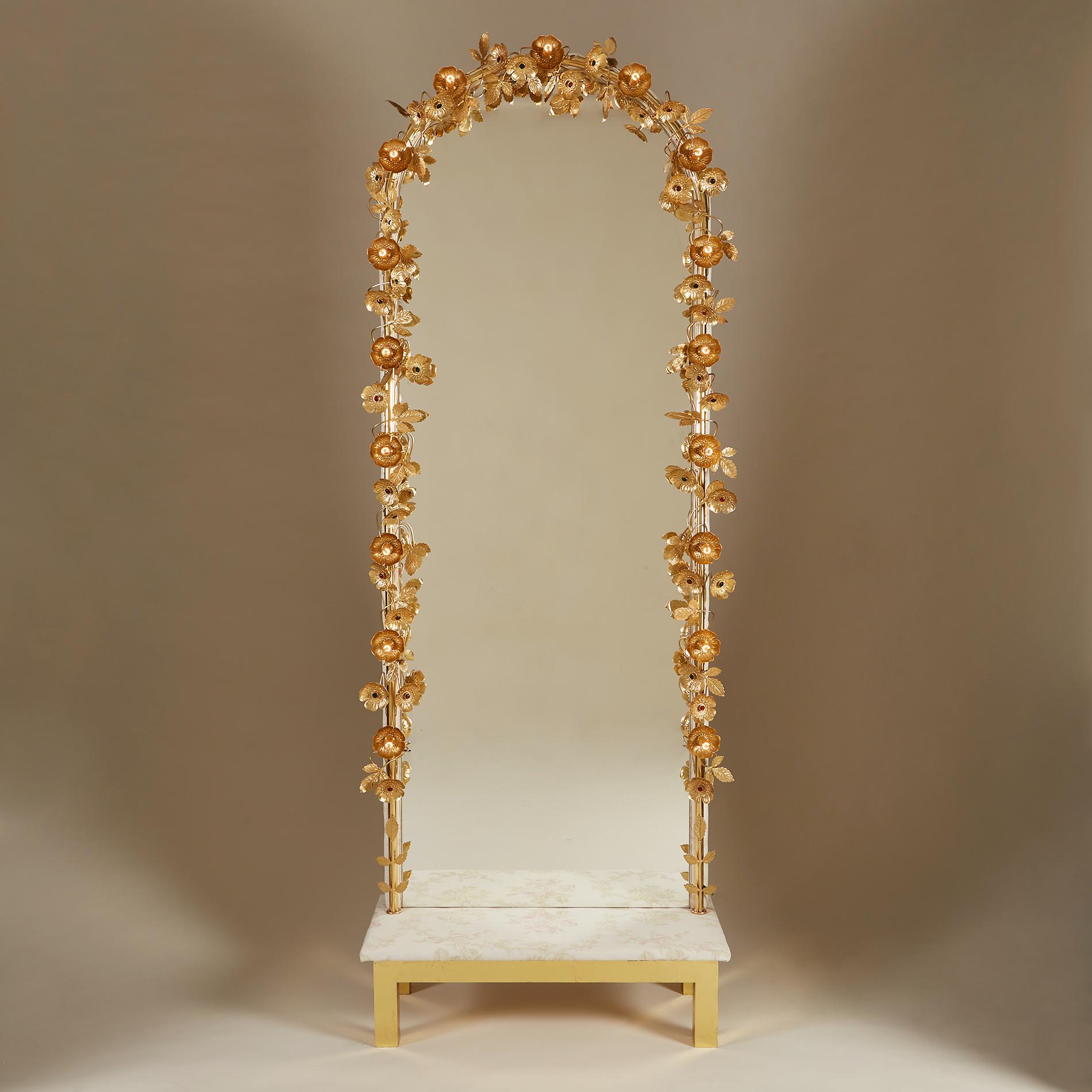 Mid-Century Modern Miroir lumineux 'Gracie' à fleurs en vente