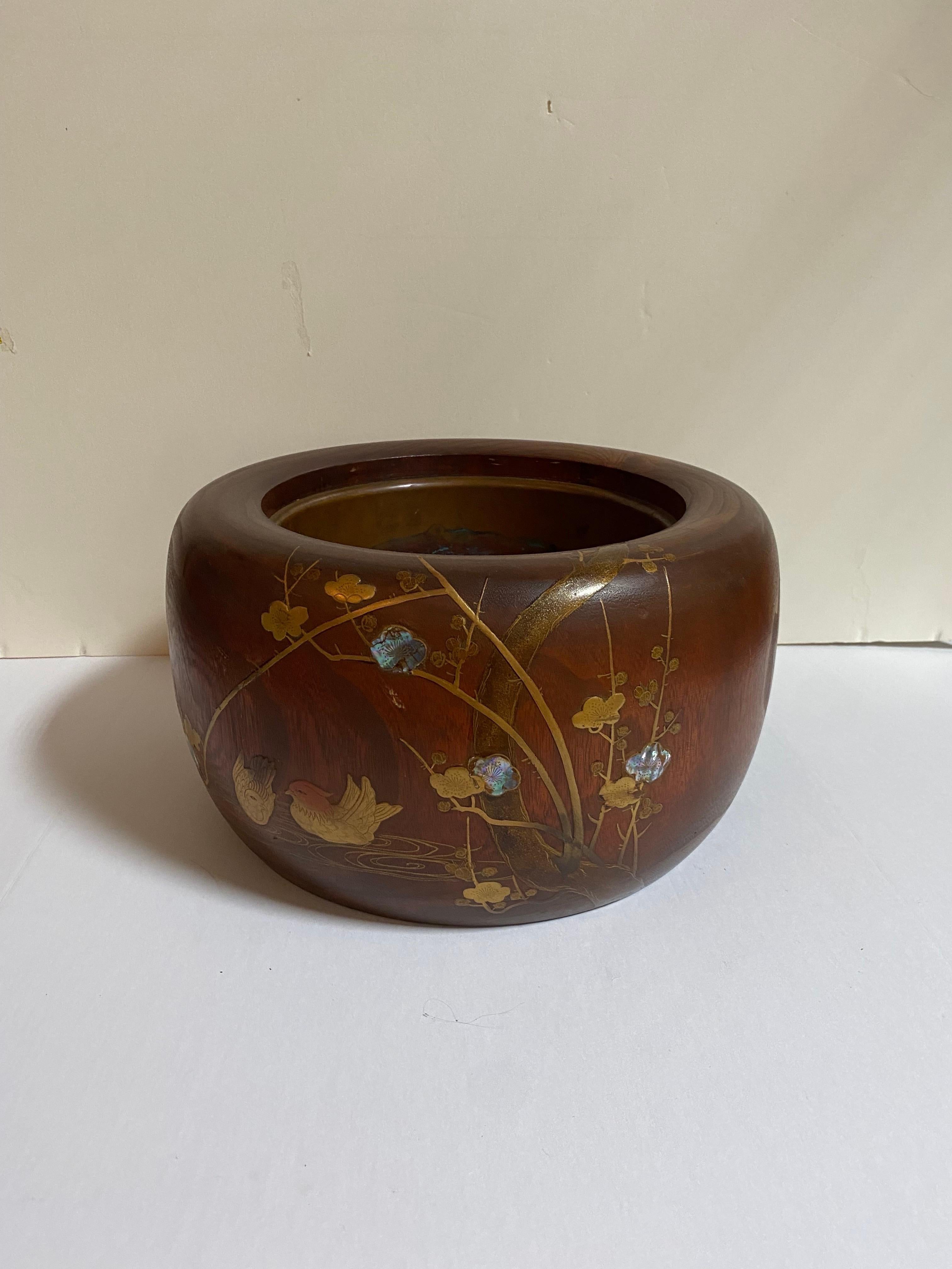 Gracie Gallery Antique Japanese Hibachis, a Pair In Good Condition In New York, NY