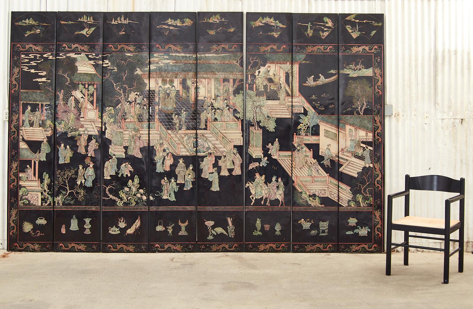 Rare paravent à huit panneaux laqués, réalisé dans le style de la dynastie Ming par les artisans du Studio Gracie à New York. Le paravent moderne en coromandel acheté chez Gracie se compose de panneaux épais et lisses en laque noire, incisés de