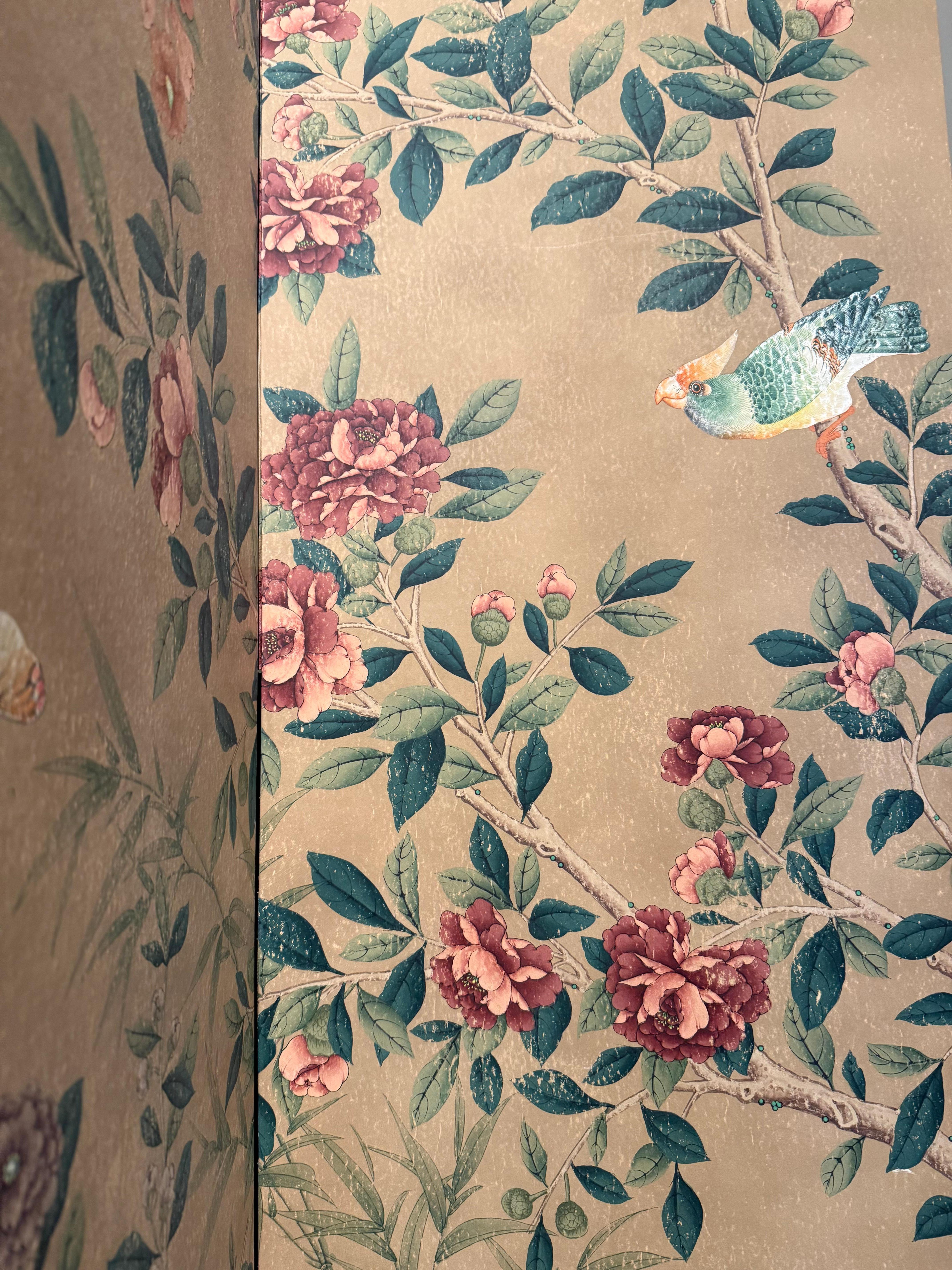 Peint à la main Gracie - Écran de papier peint à la main à six panneaux avec motif floral en vente