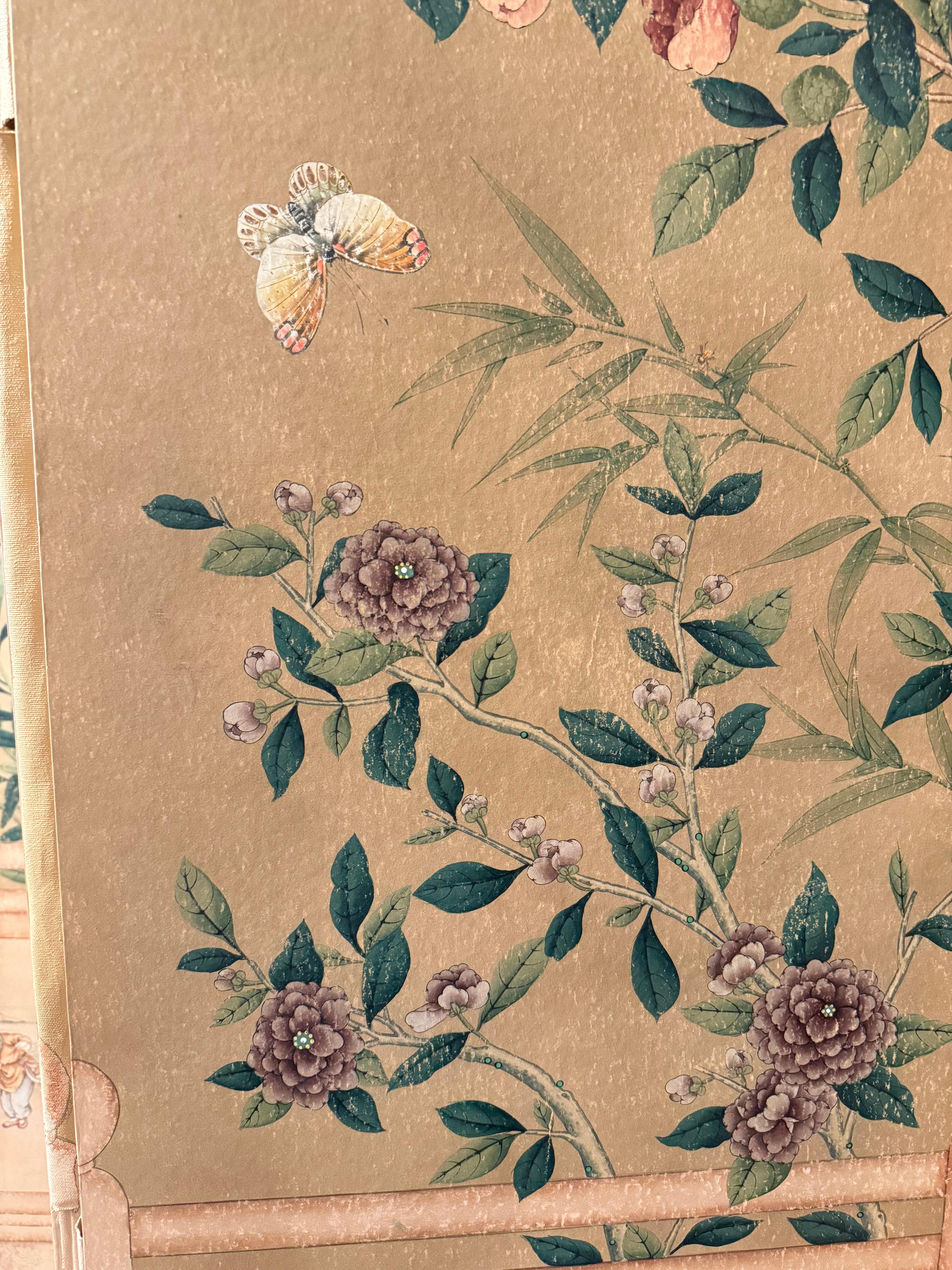 Gracie - Écran de papier peint à la main à six panneaux avec motif floral Bon état - En vente à New York, NY