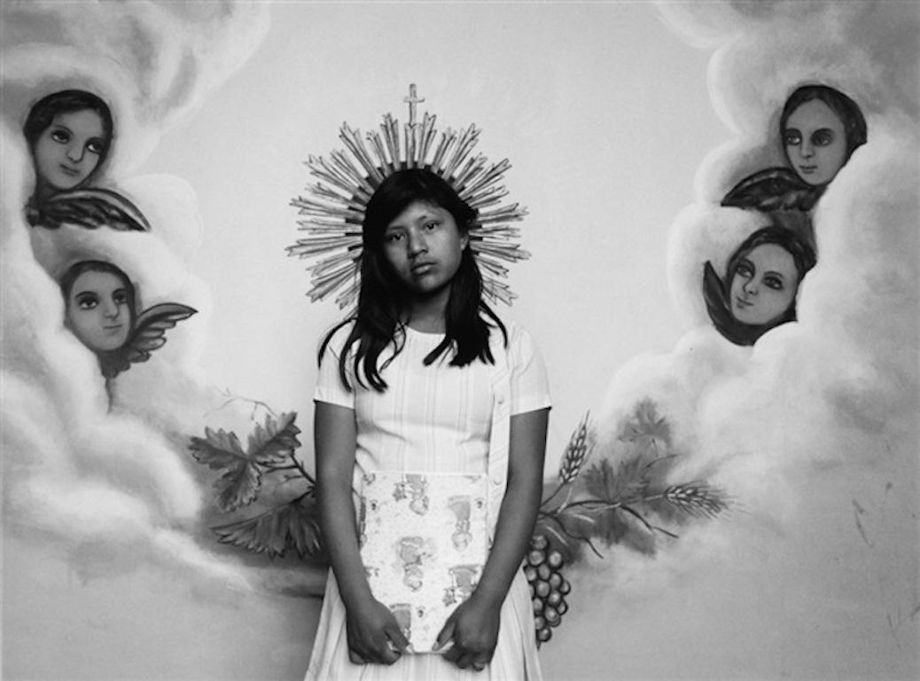 Graciela Iturbide Portrait Photograph - Fallen From The Sky (Cayo del Cielo), Chalma, Mexico 