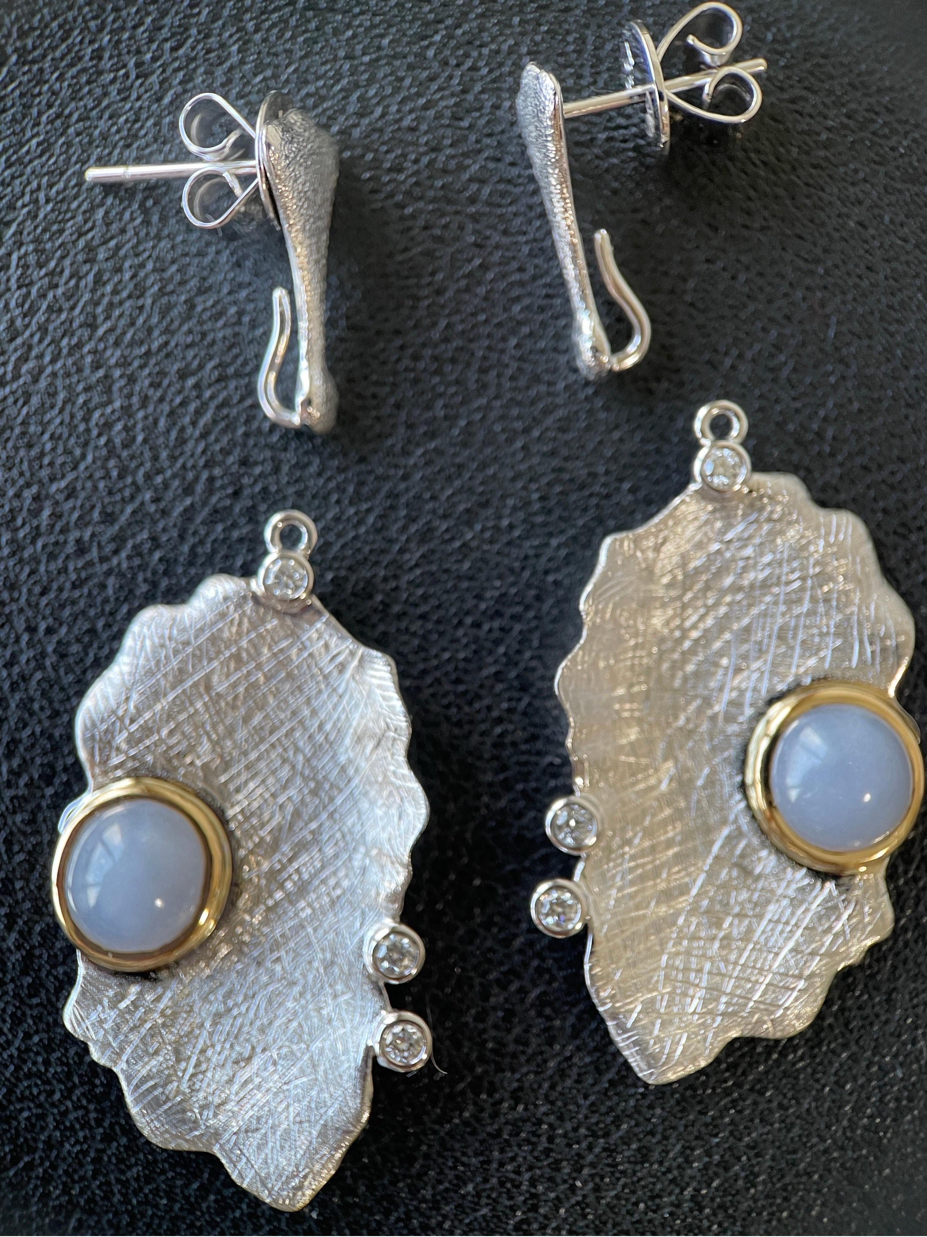 Round Cut Grade A Burma Jadeite Jade and Diamonds earring in 18k solid gold For Sale