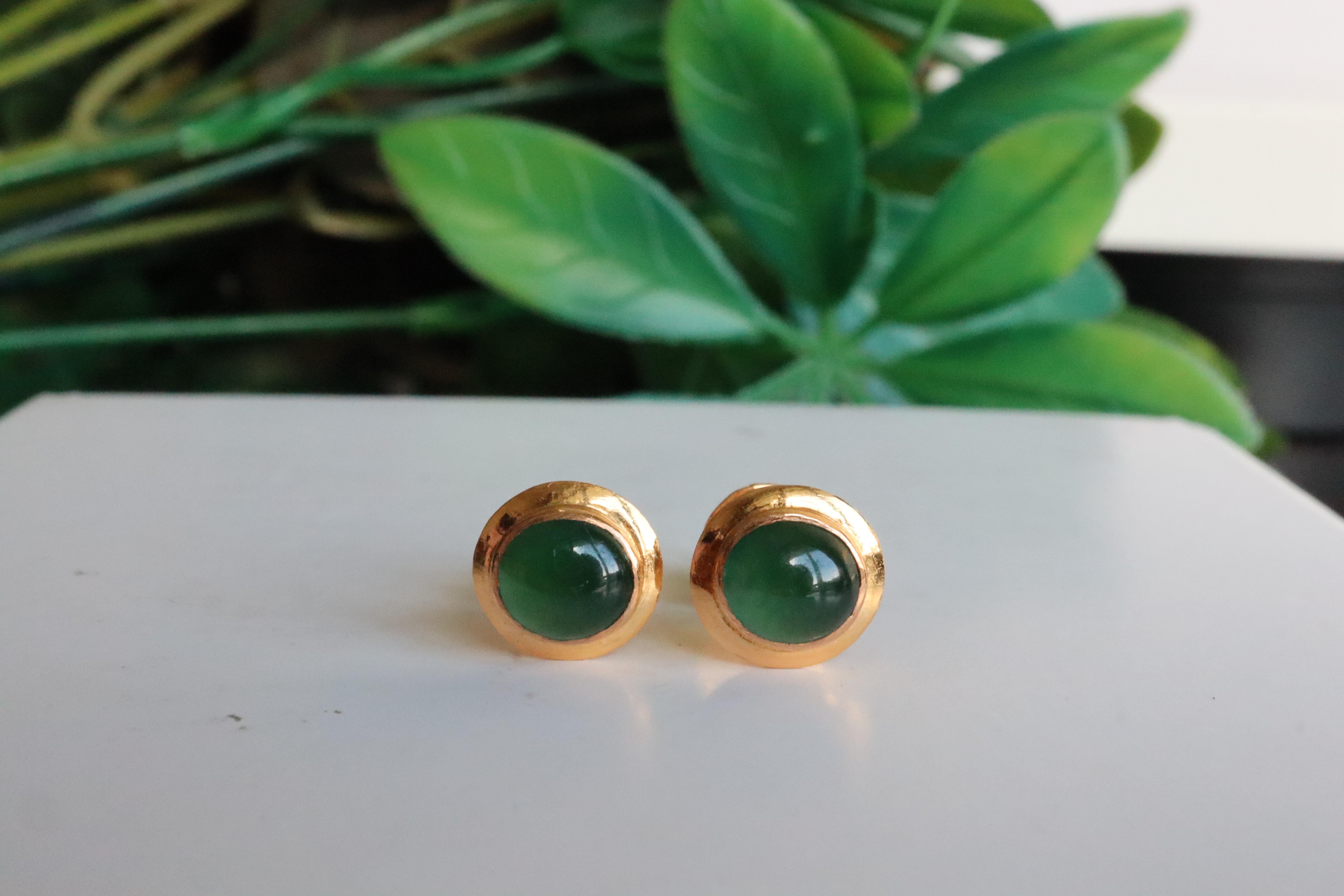 Grade A Burma Jadeite Jade earring in 18k solid gold For Sale 4
