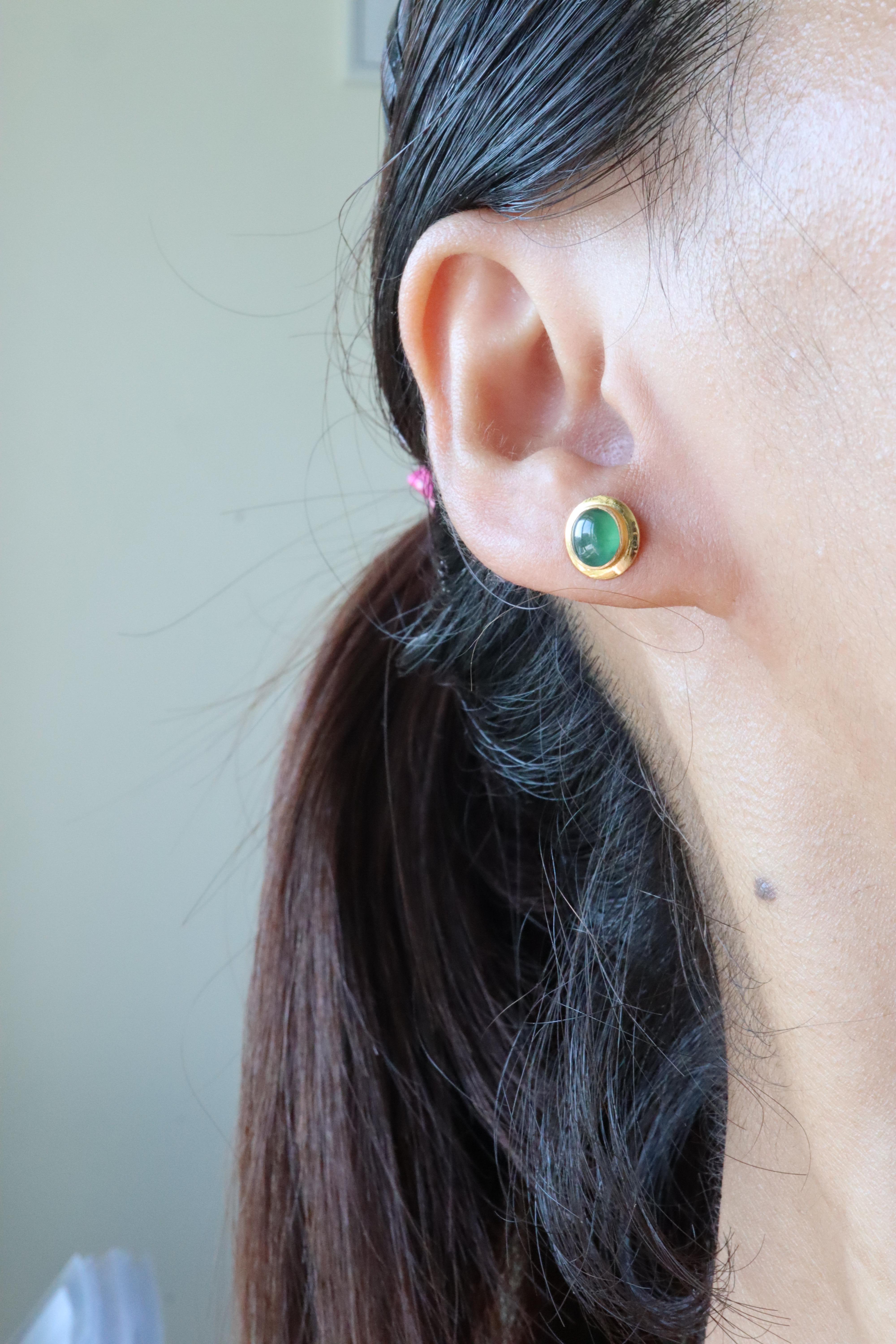 Grade A Burma Jadeite Jade earring in 18k solid gold For Sale 2