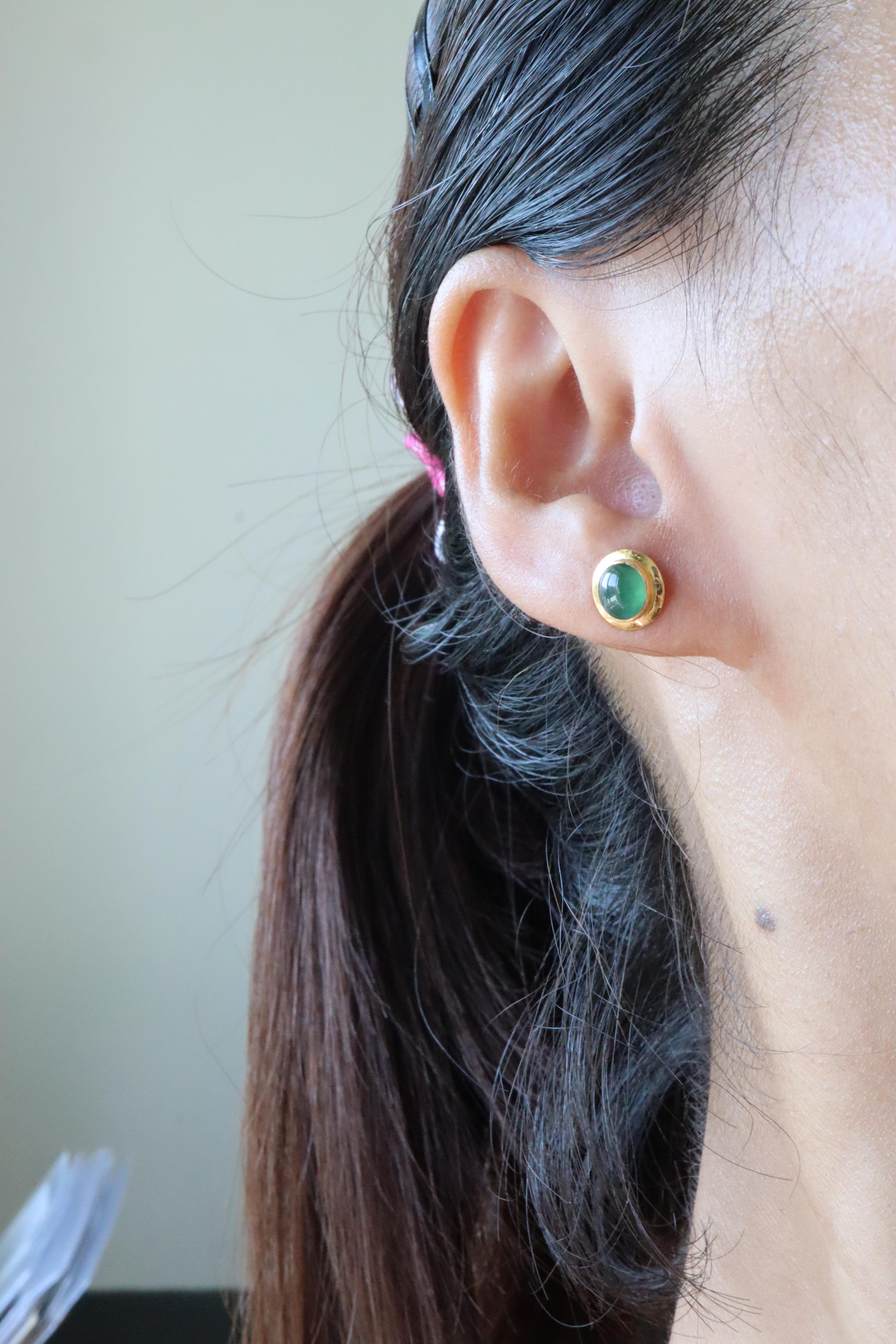 Grade A Burma Jadeite Jade earring in 18k solid gold For Sale 3