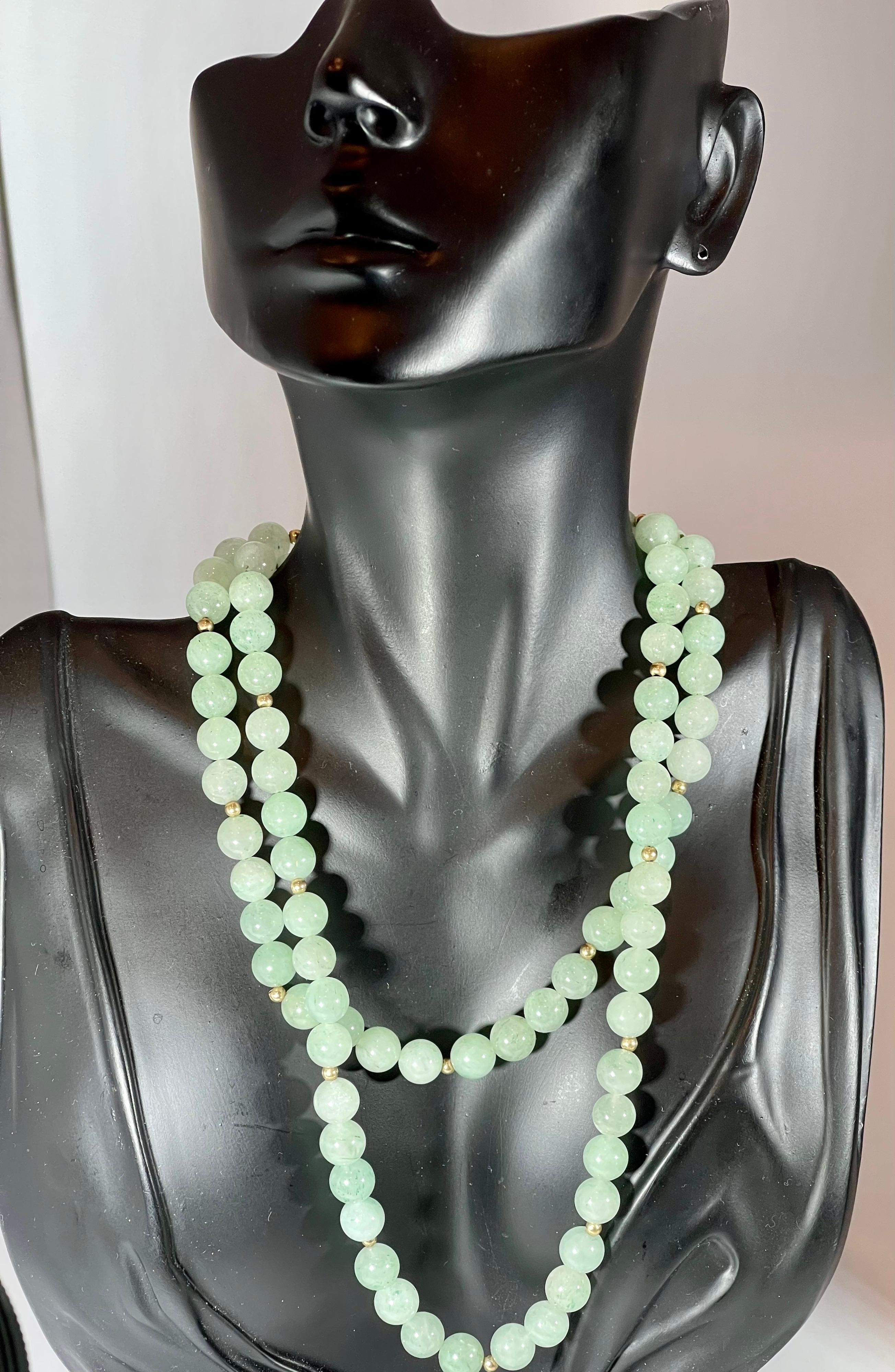 Collier de perles en cristal de quartz vert de qualité A+ de 8,5 mm avec perles en or 14 carats, véritable en vente 3