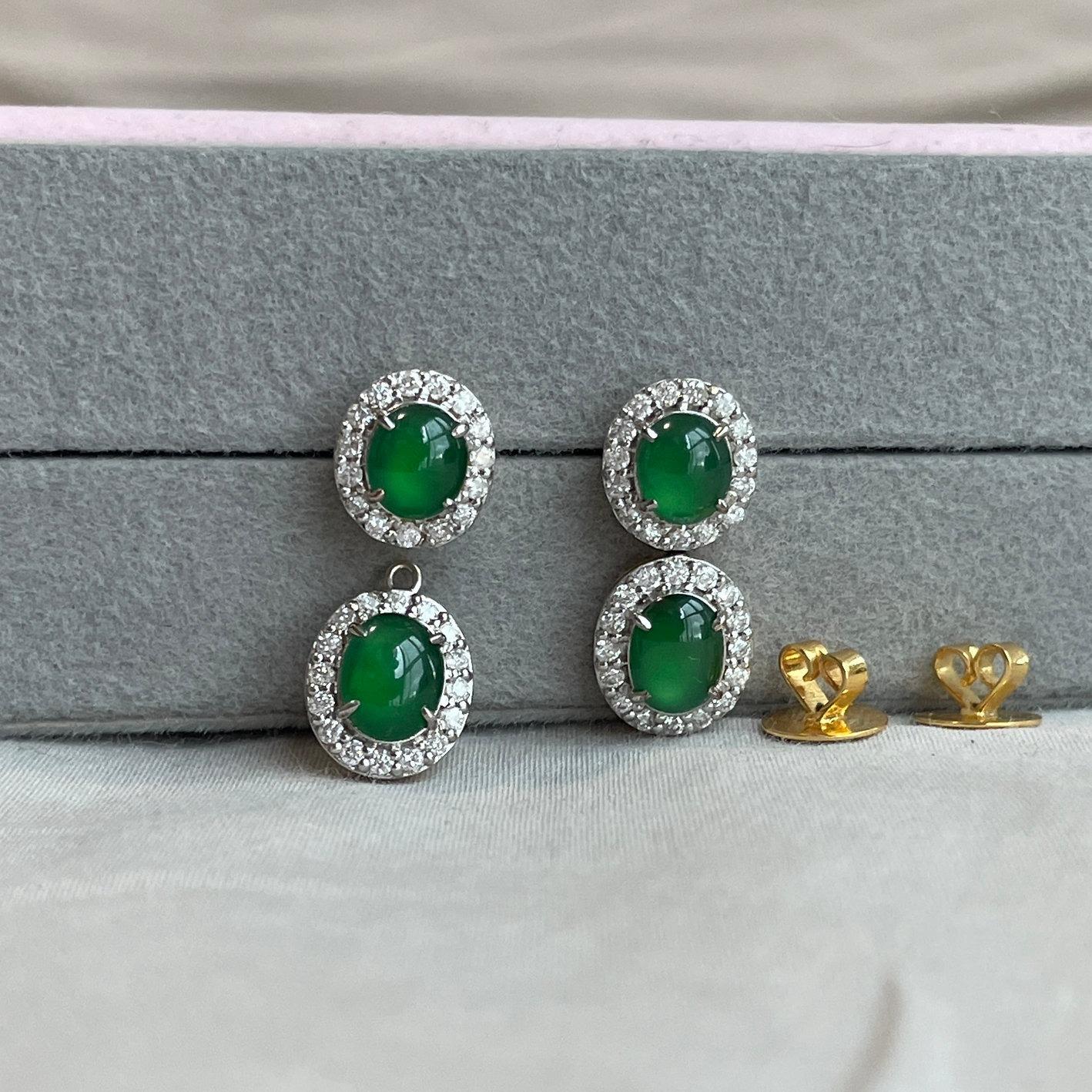 Gemma principale (4 pezzi) - Giada birmana di tipo A

Peso totale dei carati (4 pezzi) - 4,5Ct (circa)

Pietre (misure) - 6,7x5,8mm/7,8x5,7mm

Taglio - Cabochon e ovale

Traslucidità - Traslucido con grana fine

Chiarezza - Occhi puliti

Trattamento